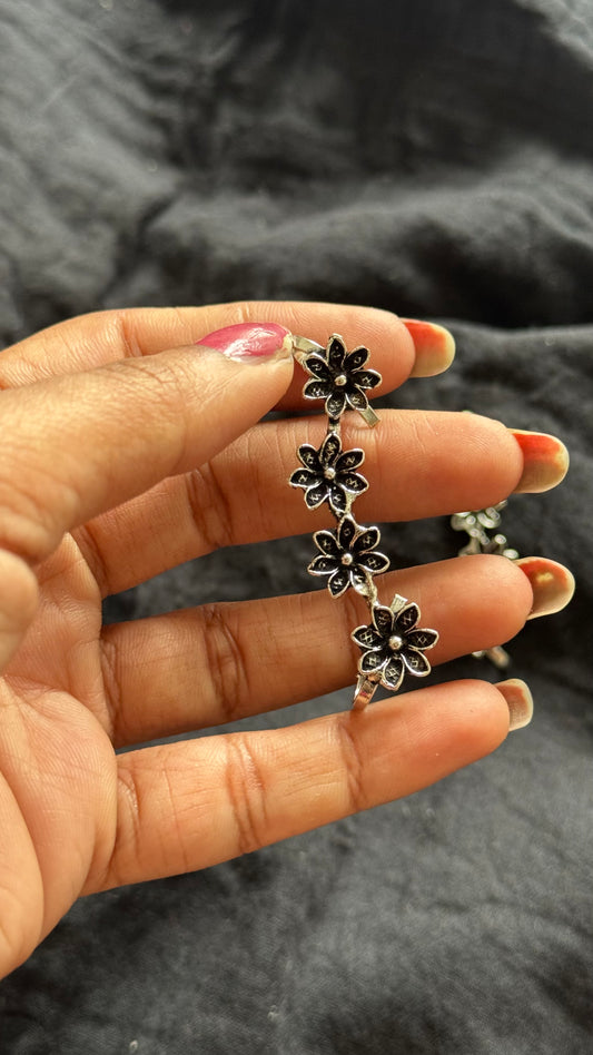 Oxidised silver, floral earcuff, clip-on - YCOSEC494