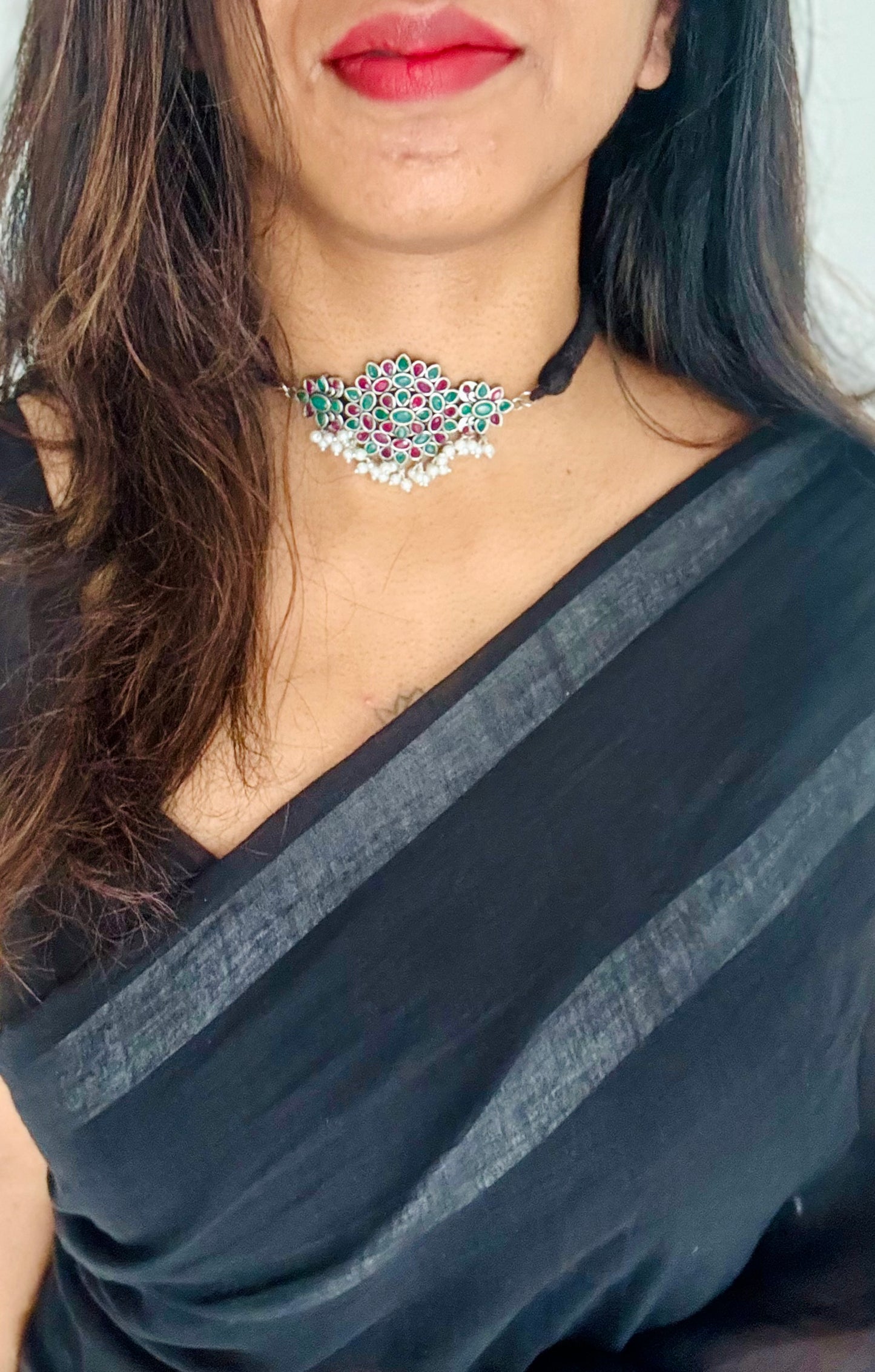Black thread choker, multicoloured stones - YCOSNP307