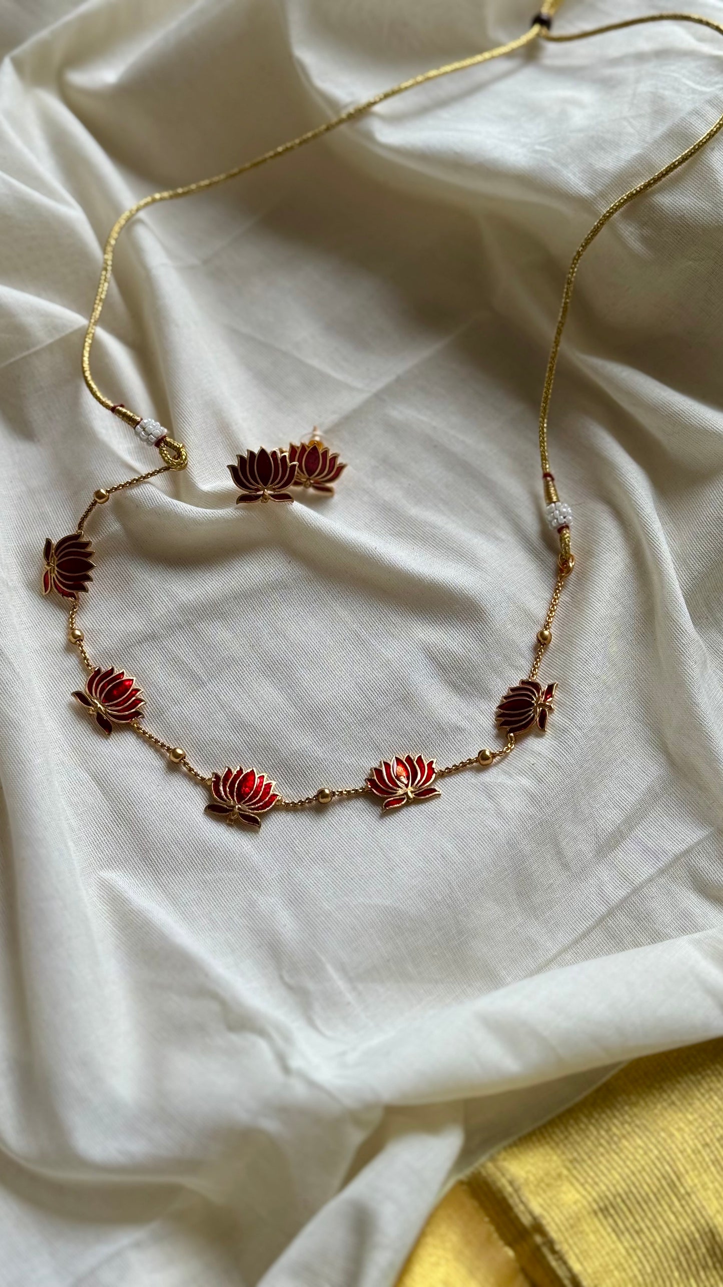 Red lotus chain with earrings - YCAGC170