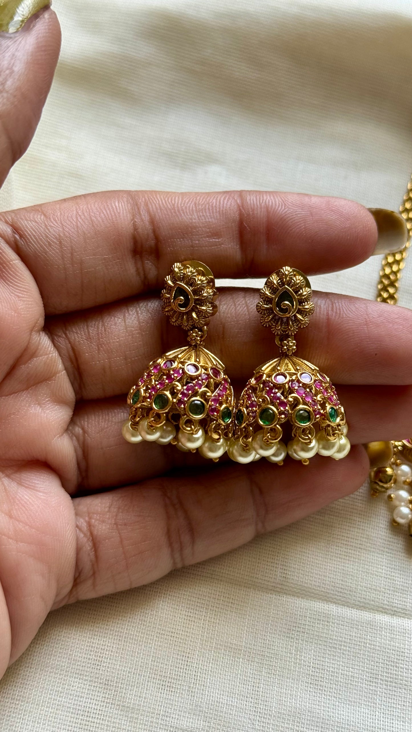 Gold plated choker neckpiece, ruby and green stones, with earrings - YCAGNP258