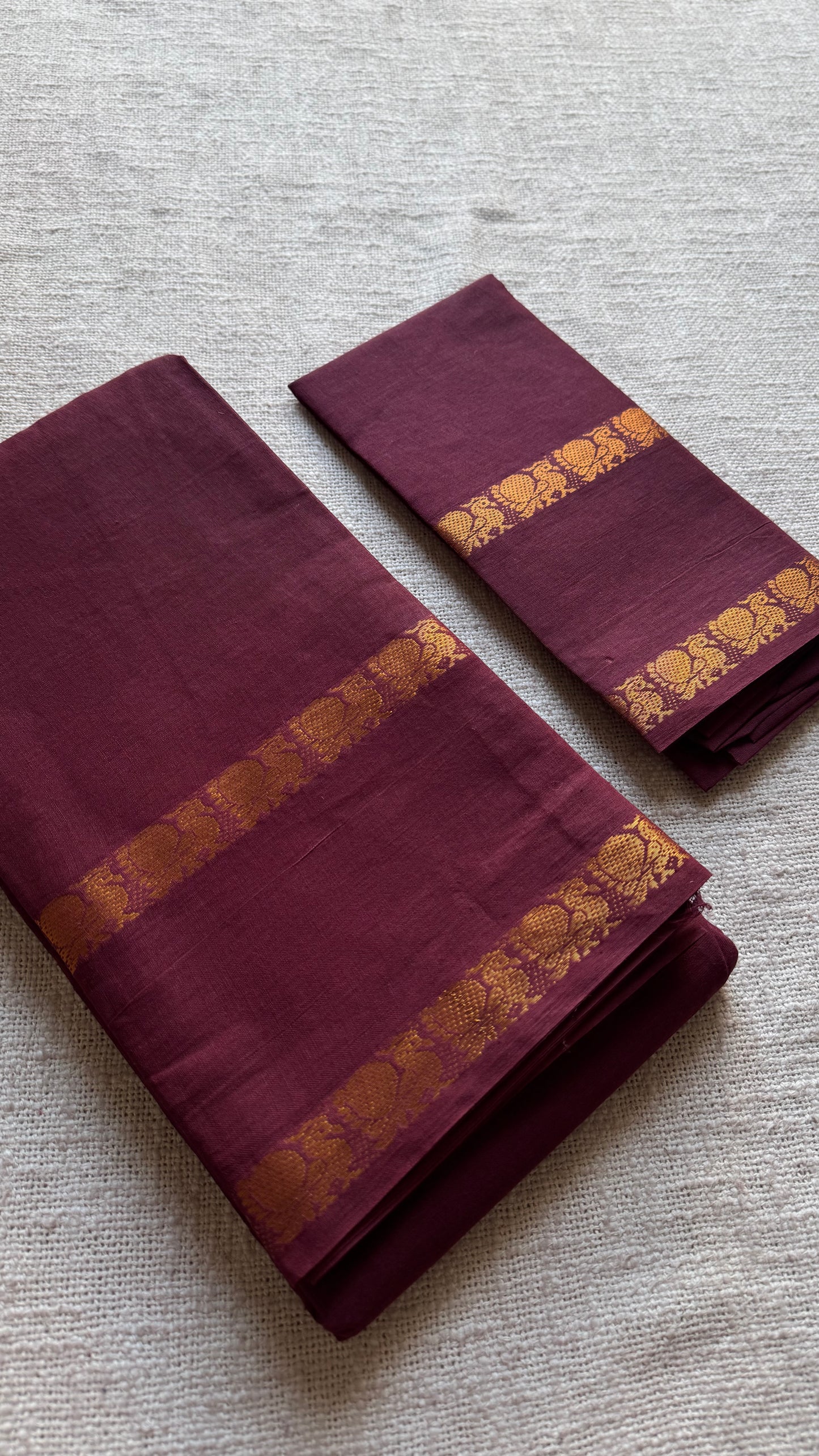 Dark maroon rettaipettu peacock double bordered, kattuchayam dyed madurai cotton saree - YCCOTNMSFE248
