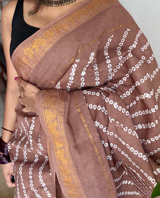 Earthy brown, wax dot printed sungudi, kattuchayam dyed madurai cotton - YCCOTNMSAP158