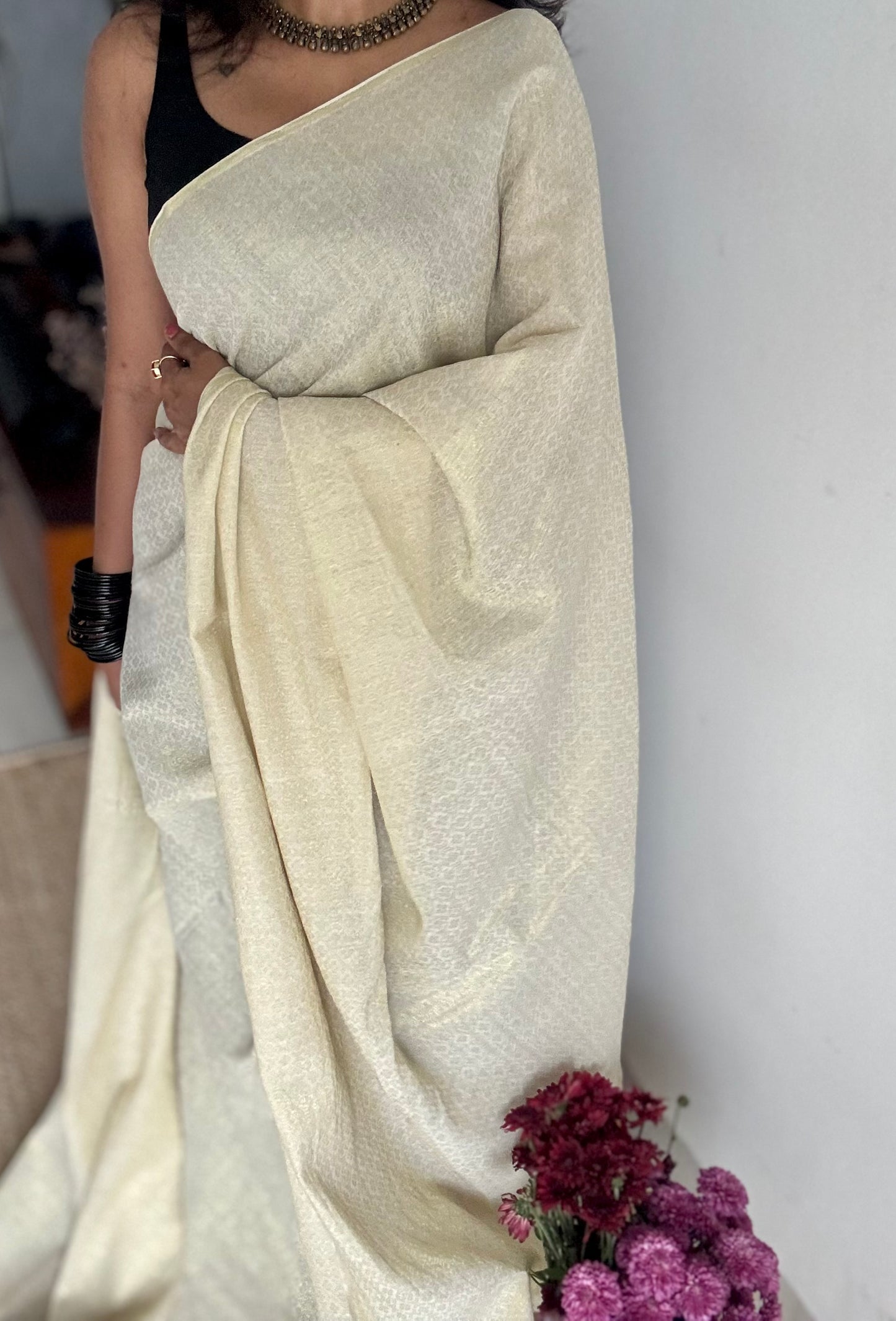 Ivory and gold brocade pattern in mul - YCBCFEJUBM09