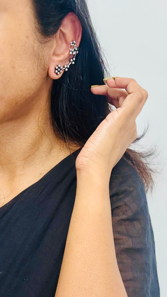 Oxidised silver, floral patterned earcuff - YCOSEEC292