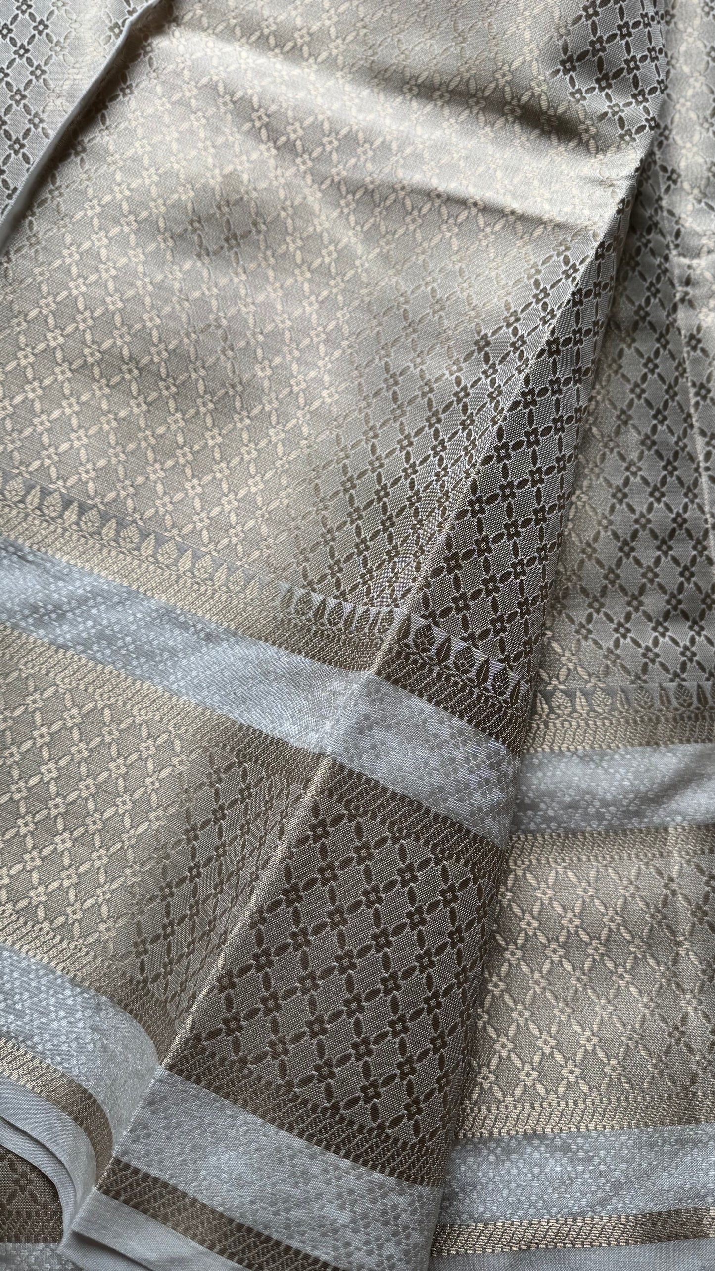 Dark green with cream border, Banarasi semi-silk - YCDESE01