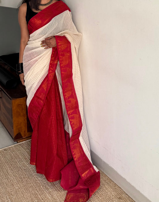Ivory with red, sungudi cotton half-half saree - YCCOTNMSFE353