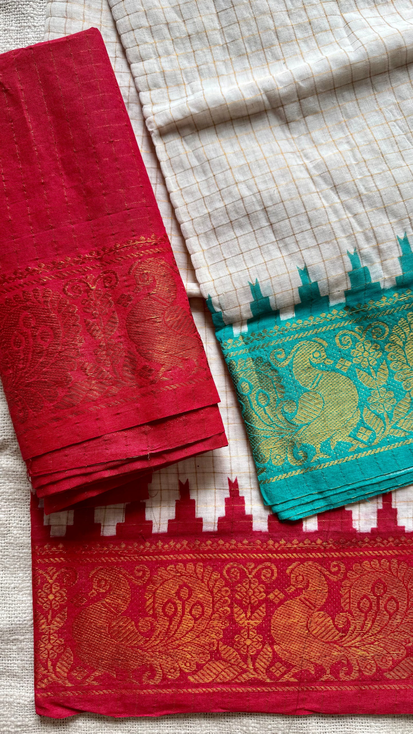 Chinnu: Sungudi cotton checks, ivory gold base, turquoise and red dual tone border, soft cotton - YCONCOTN215