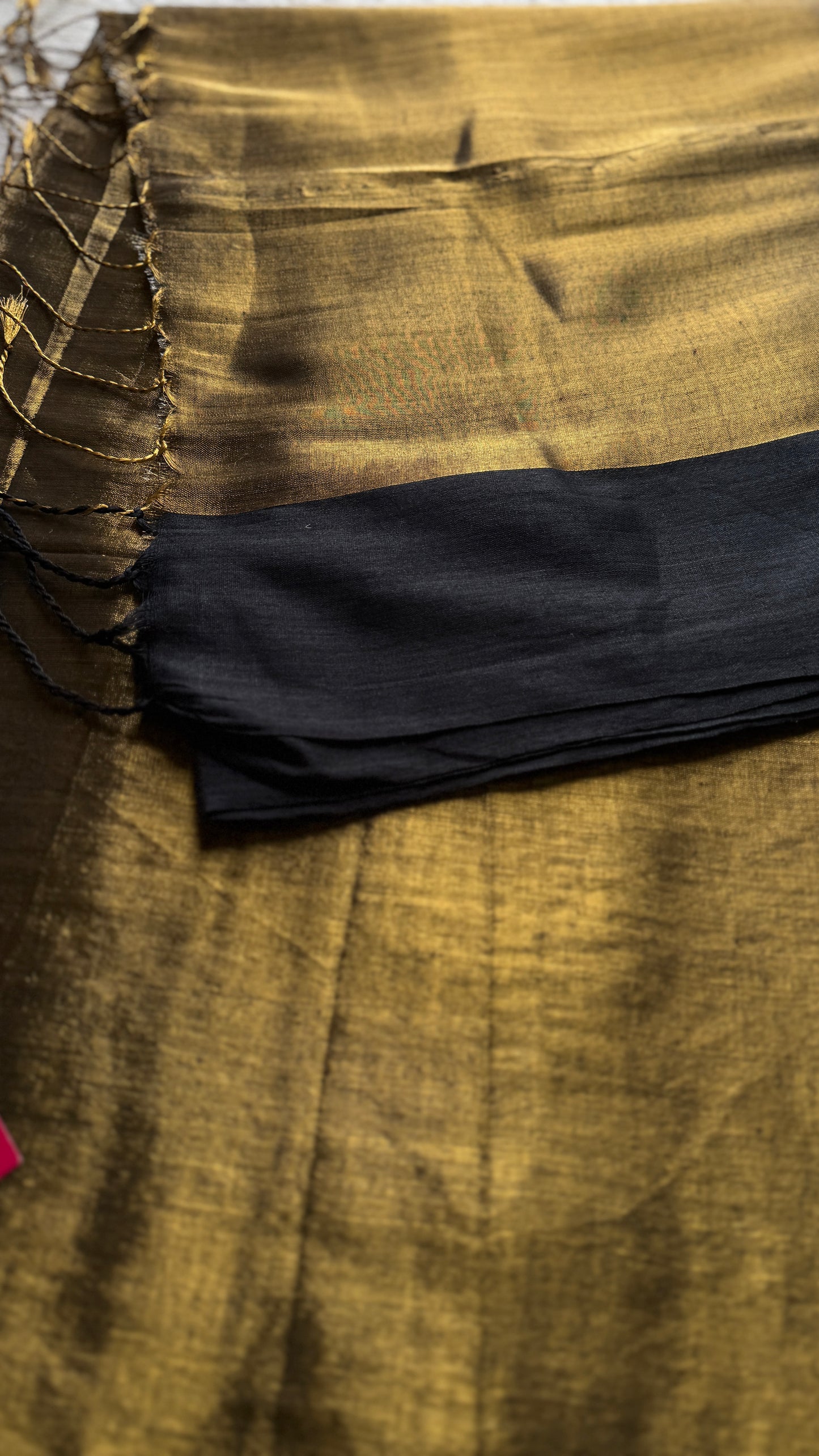 Antique gold with black border, mul tissue YCBCMT02