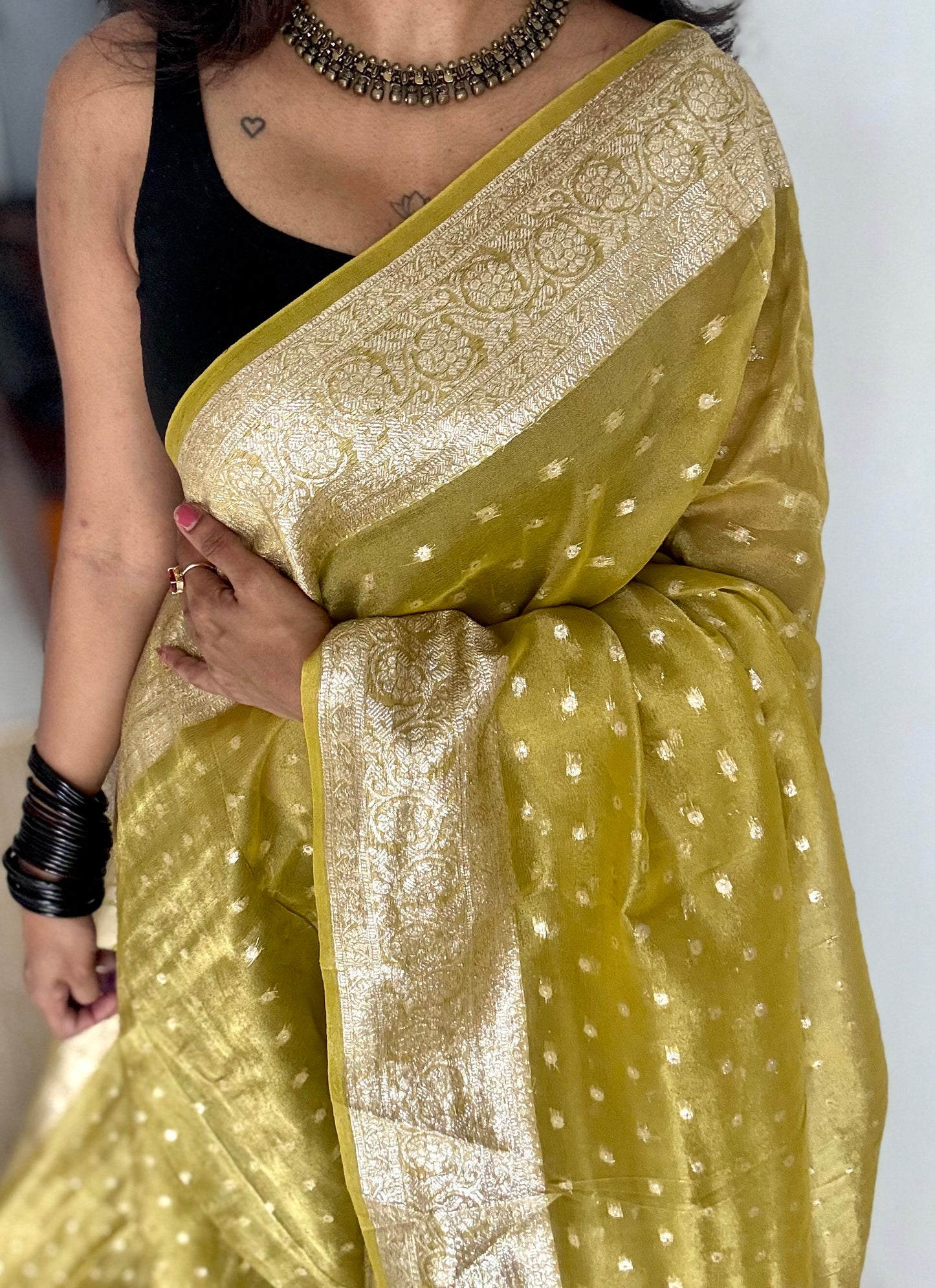 Light green with gold double tone, soft crushed tissue, thread zari - YCDOSFEJUTB10