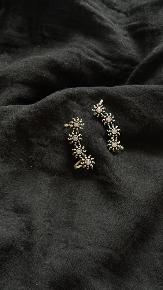 Oxidised silver, pink stone floral patterned earcuff - YCOSEC709