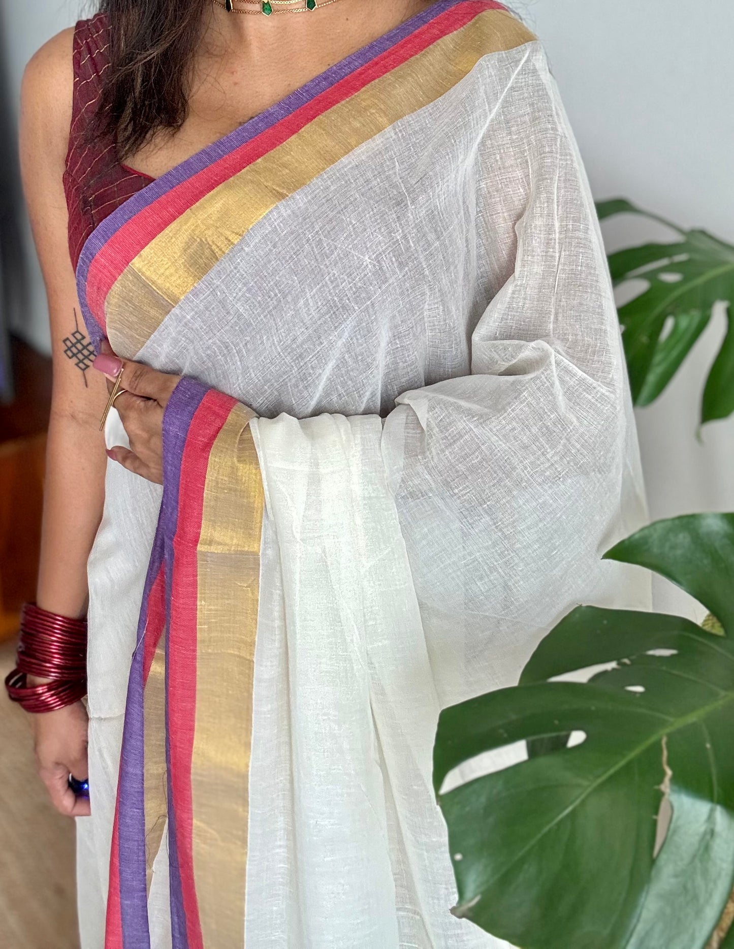 Ivory mul saree, purple, red and gold border - YCIEON08