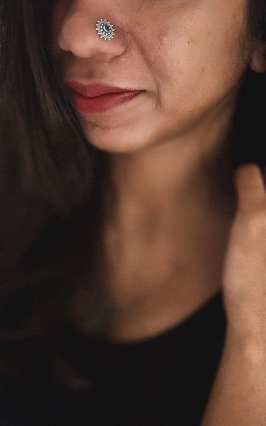 Floral round nose pin, blue stone in pure silver - YCNPP13