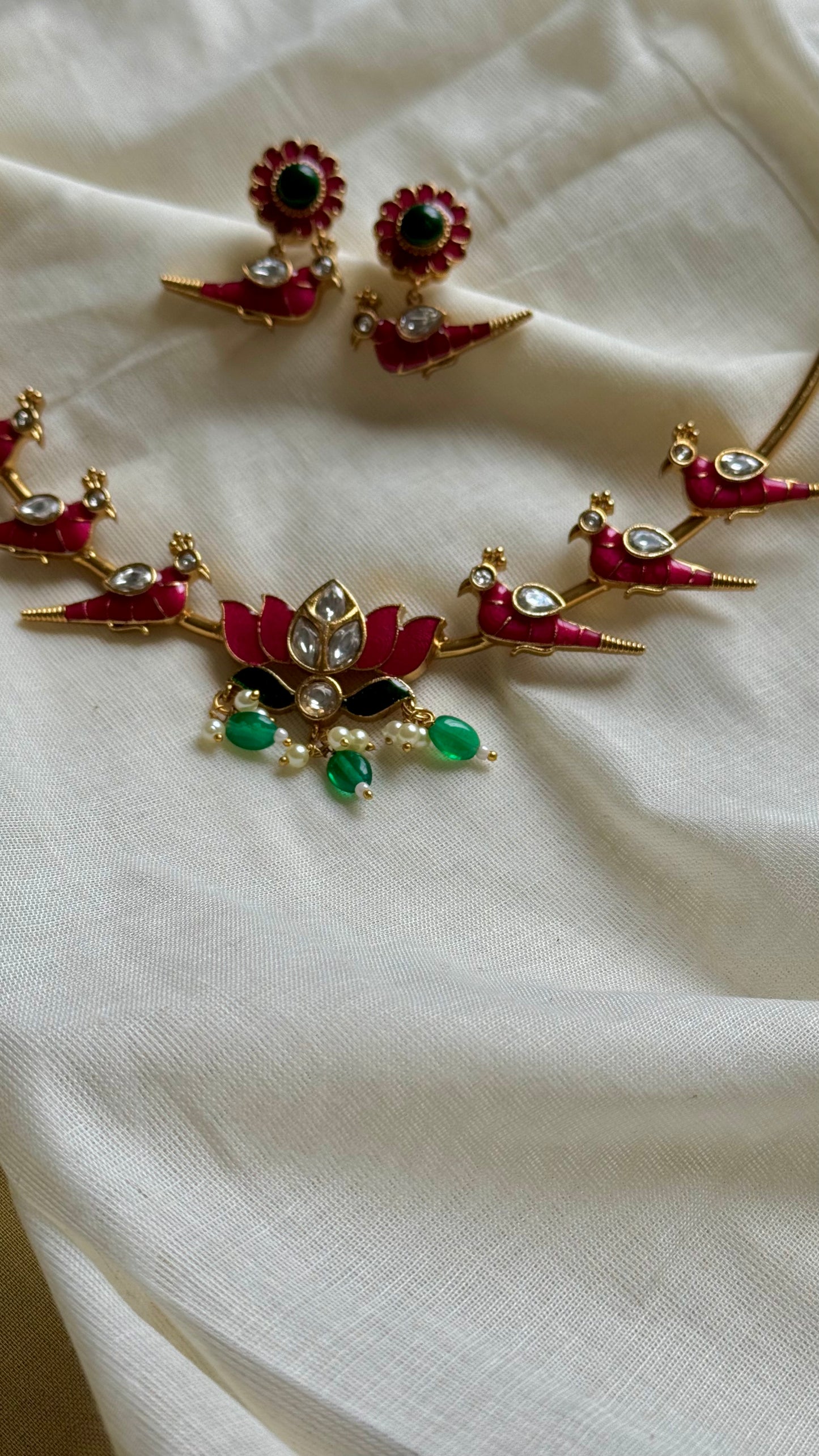 Parrot lotus hasli neckpiece, with earrings - YCAGC241