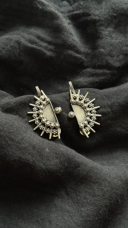Oxidised silver, half spike patterned earring with clipon - YCOSEBU518