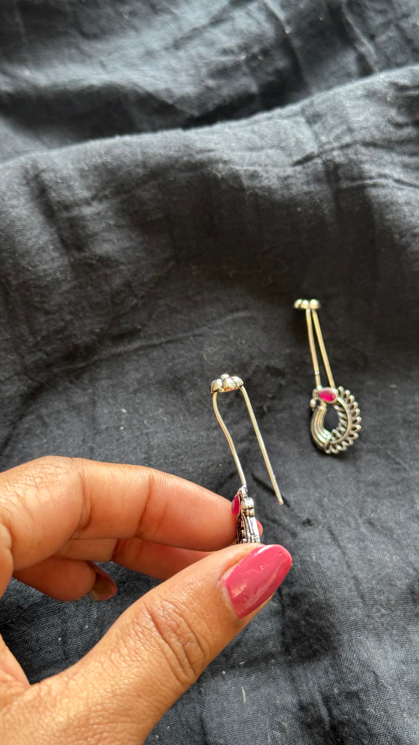 Bugadi clip-on (non pierced), ruby stone, peacock pattern, oxidised silver - YCOSEBU513