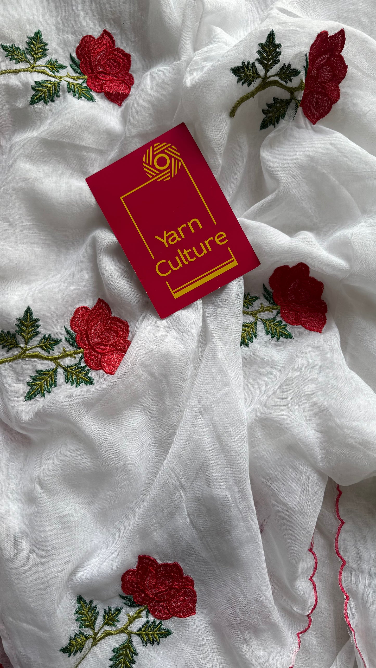 White with red roses, scalloped border, mul cotton - YCBCJULSC01