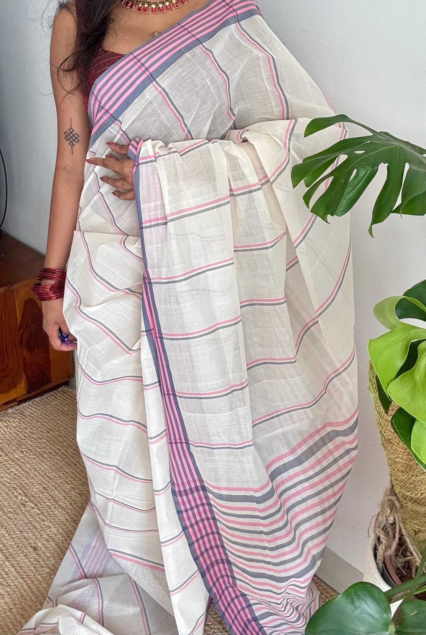 Handloom, woven in Chendamangalam Looms, ivory with grey pink border, striped soft cotton saree - Handloom ivory grey pink border