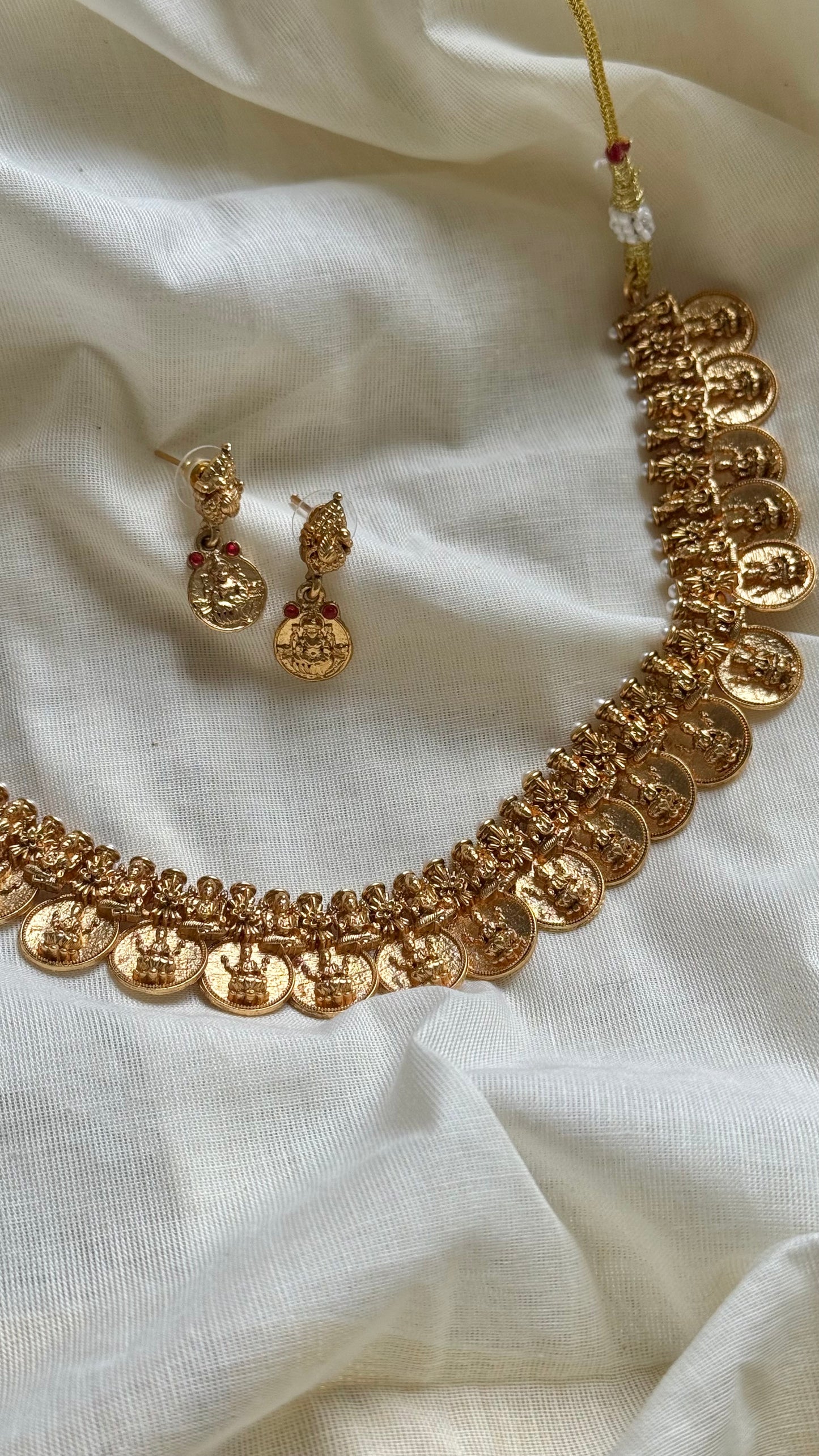 Coin necklace with small pearl and stud earrings - YCAGC130