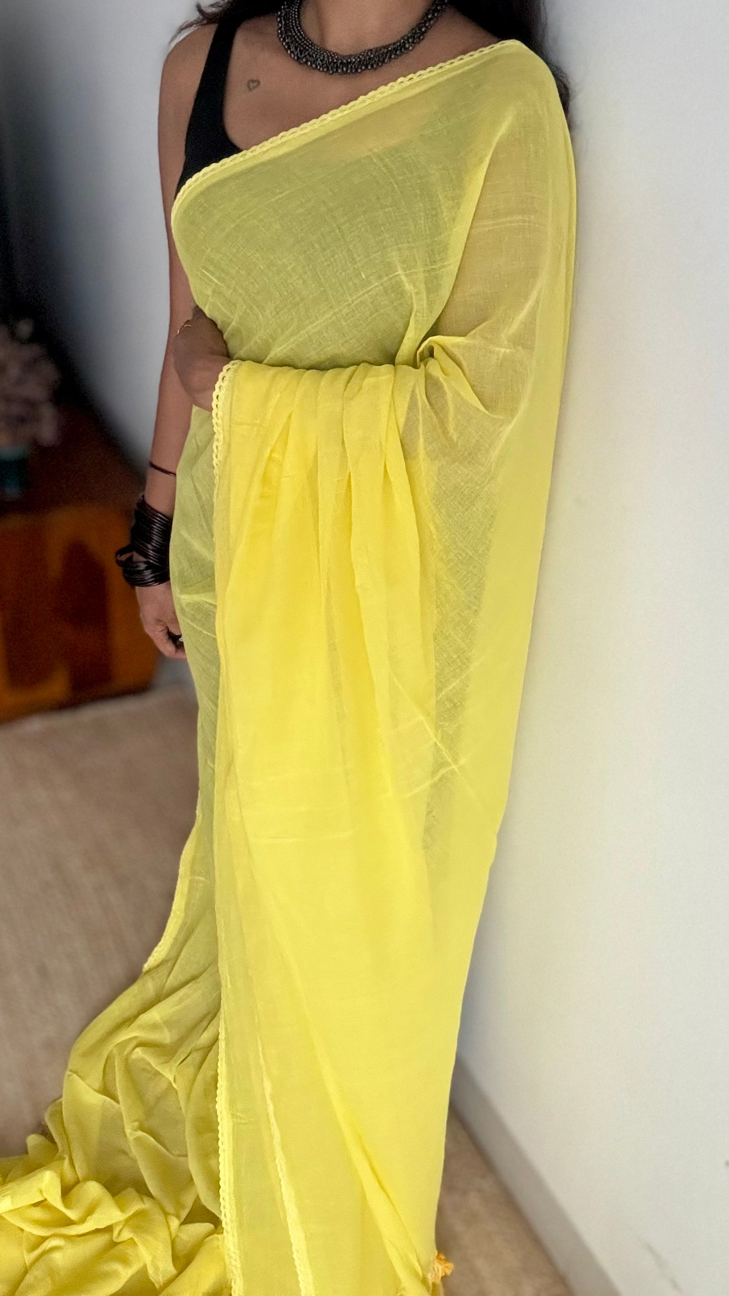 Yellow plain mul with lace border - YCBCMCLSE01