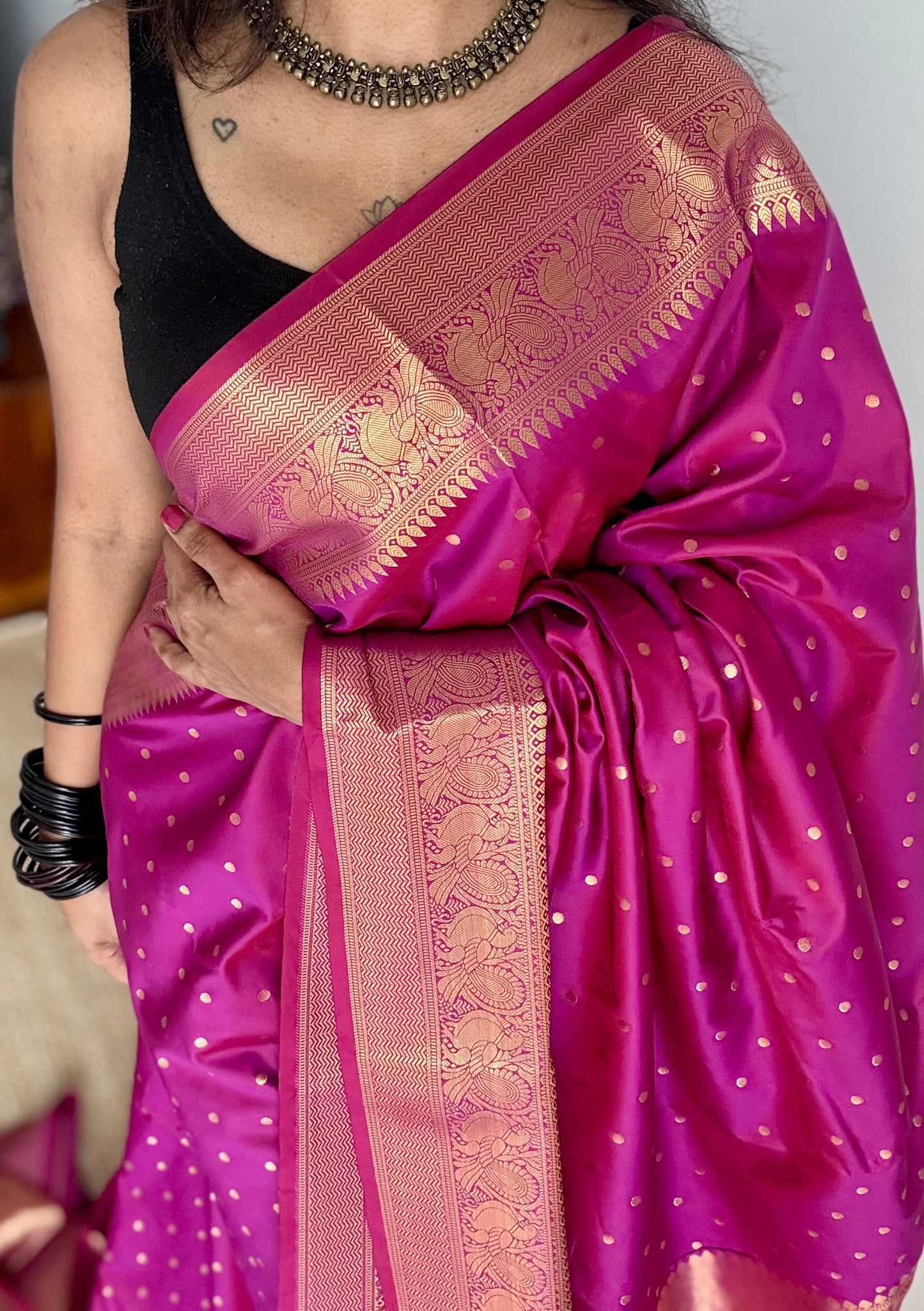 Thousand gold buttas, magenta, semi-silk - YCCOTNAUSS58