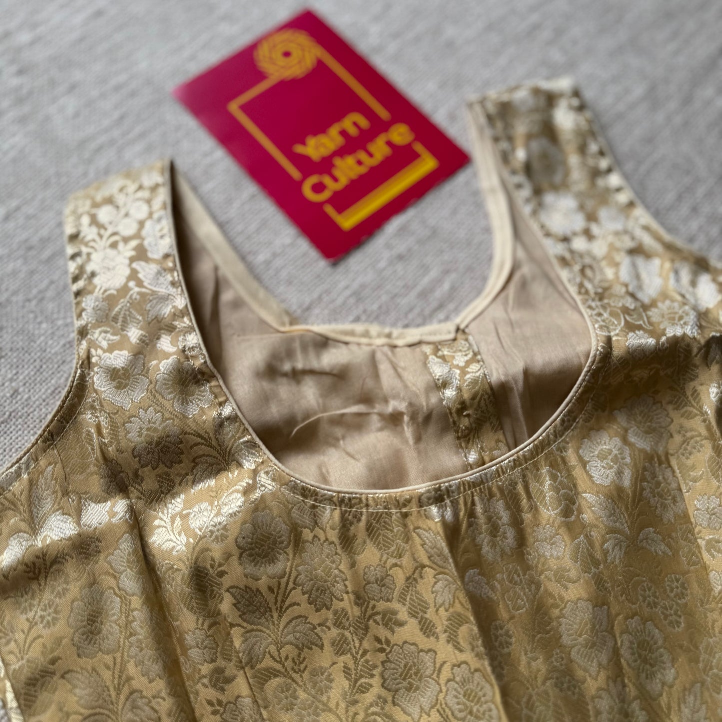 Sleeveless, gold brocade, size 36 (alterable from 34-40), readymade blouse - YCBLAU05