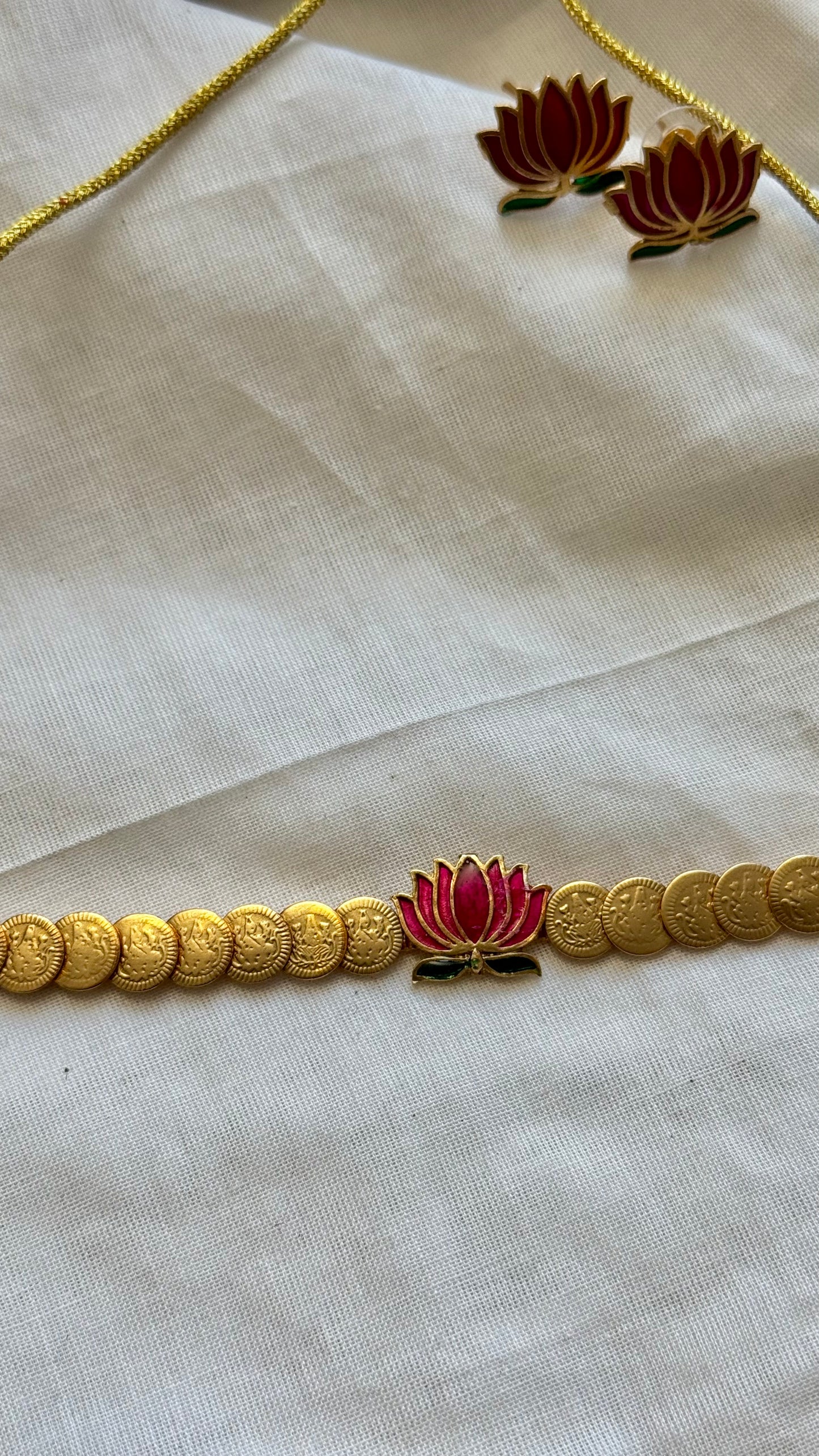 Coin neckpiece with hot pink lotus, with earrings - YCGPNP676