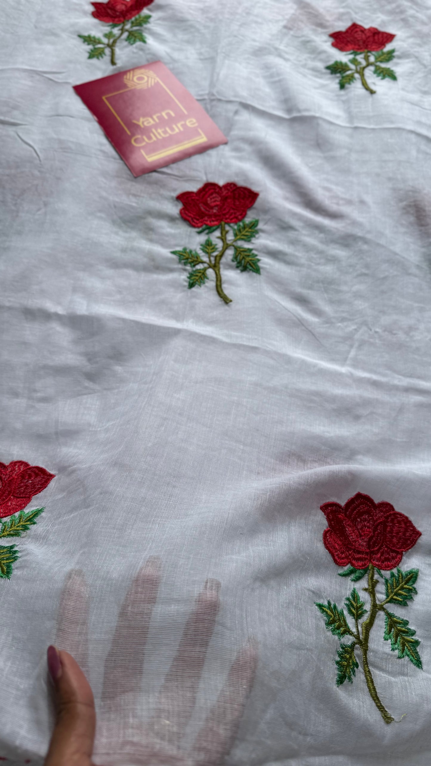 White with red roses, scalloped border, mul cotton - YCBCJULSC01