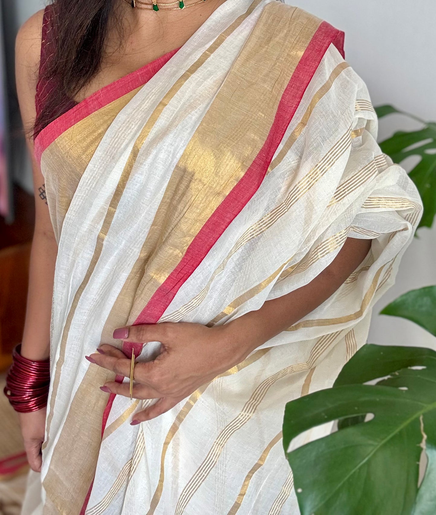 Ivory mul saree, gold stripes with red border - YCIEON04