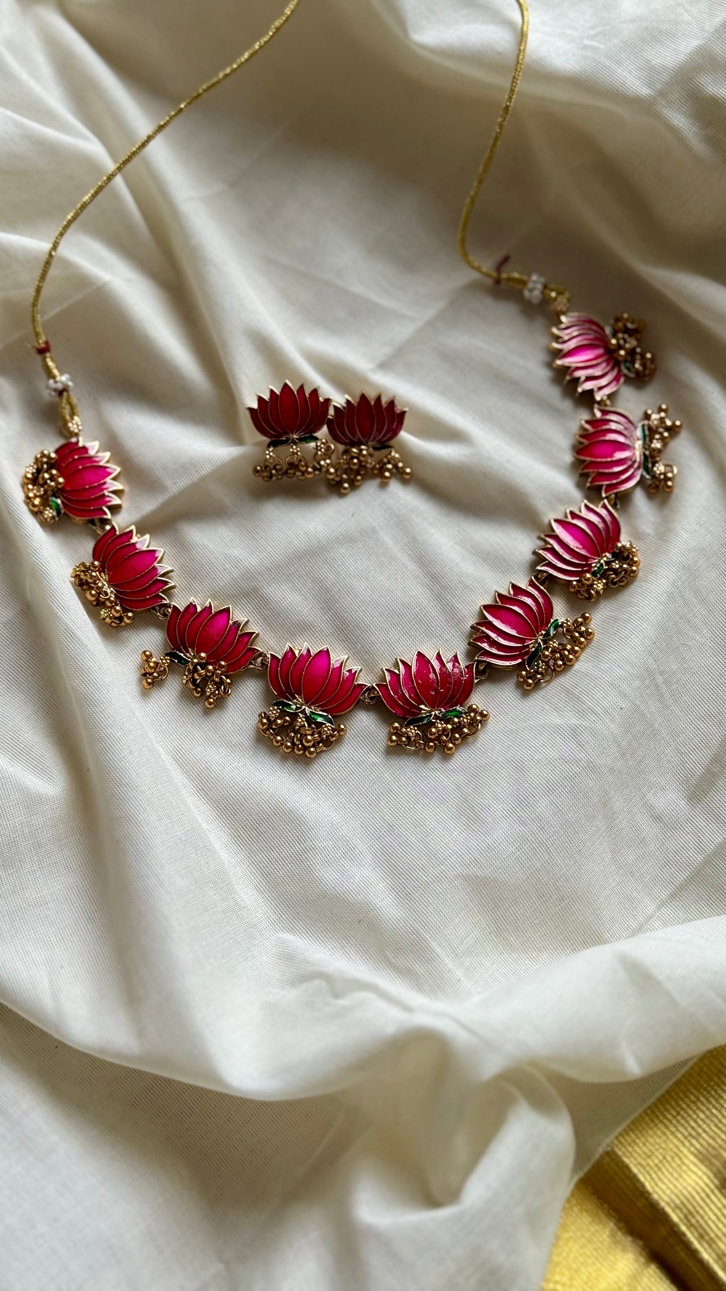 Big lotus pendant in rani pink with earrings - YCAGC168