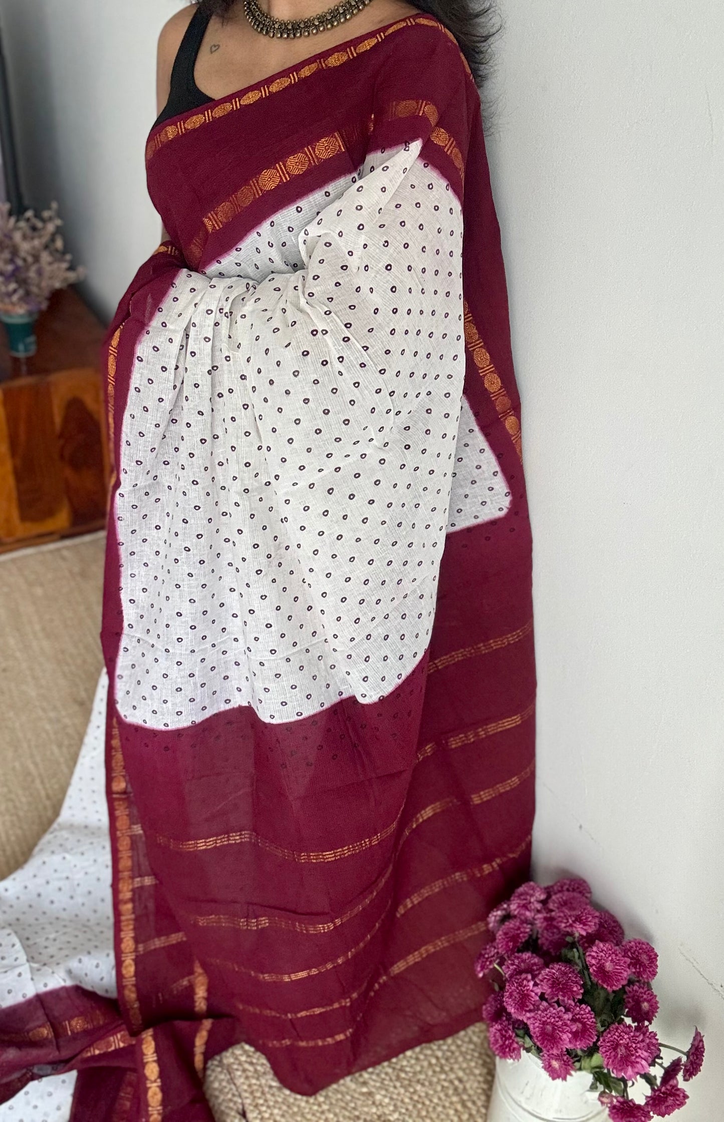 White with maroon sungudi motif and rudraksham border, madurai soft cotton - YCCOTNAUSC01