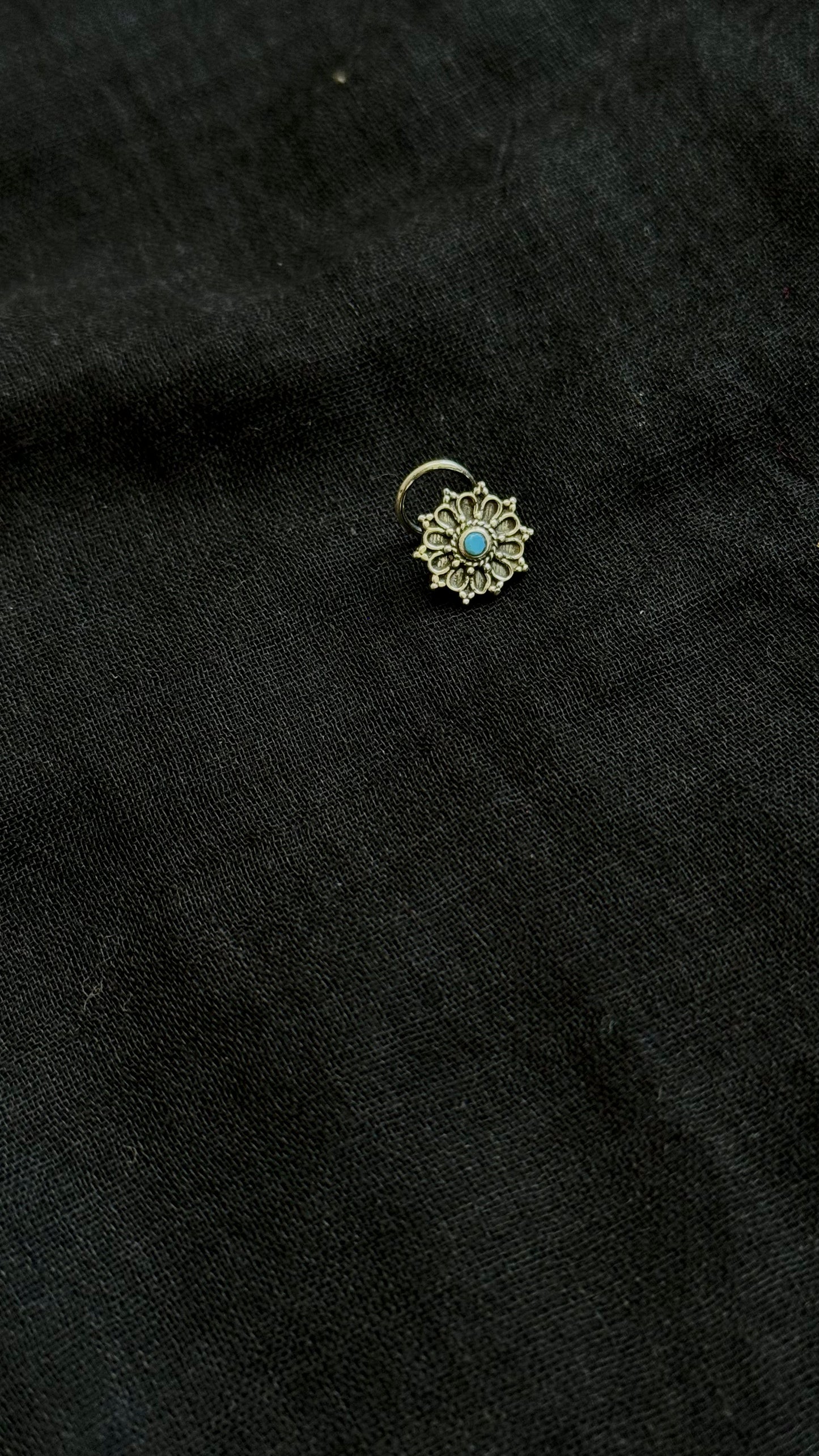 Floral nose pin - turquoise stone in pure silver - YCNPP01