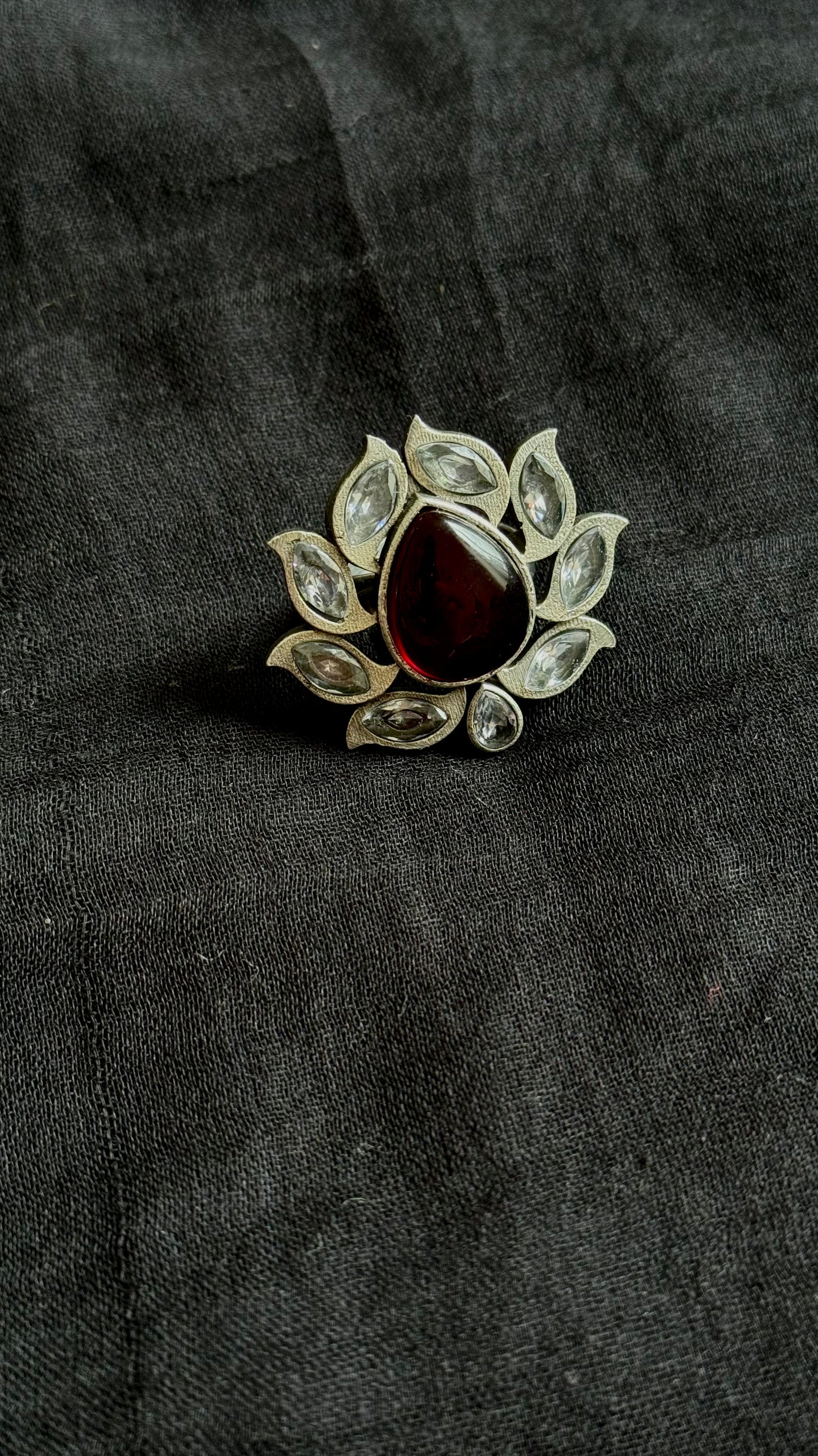 Adjustable lotus ring - white dark red stones - YCOSFR143