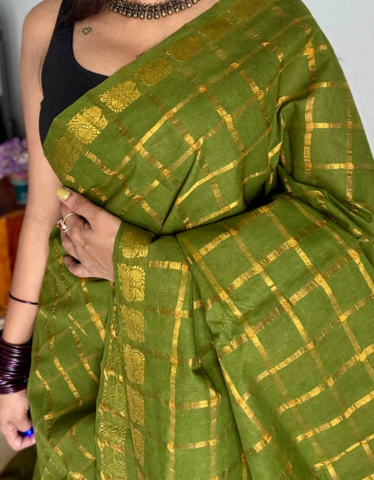 Olive green pavithra kattam kattuchayam dyed madurai cotton saree - YCCOTNMSFE138