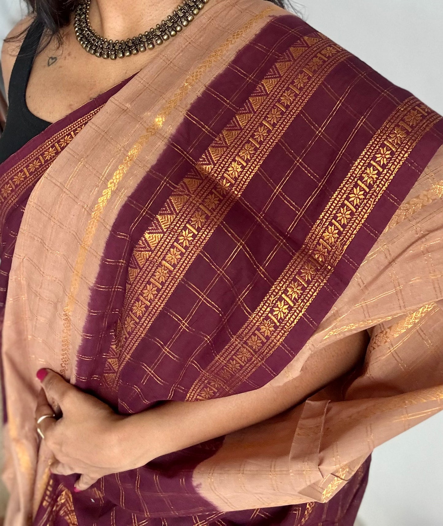 Light brown with maroon, Adayar checks with velthaari pattern, madurai cotton - YCCOTNOCSC07