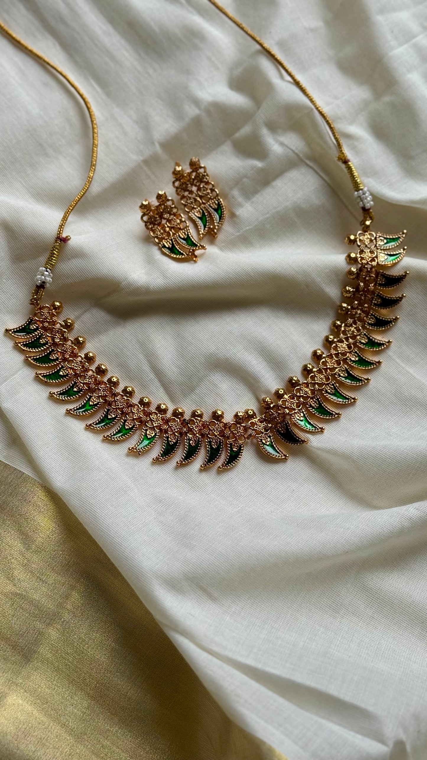 Green palakka neckpiece, with earrings - YCAGC239