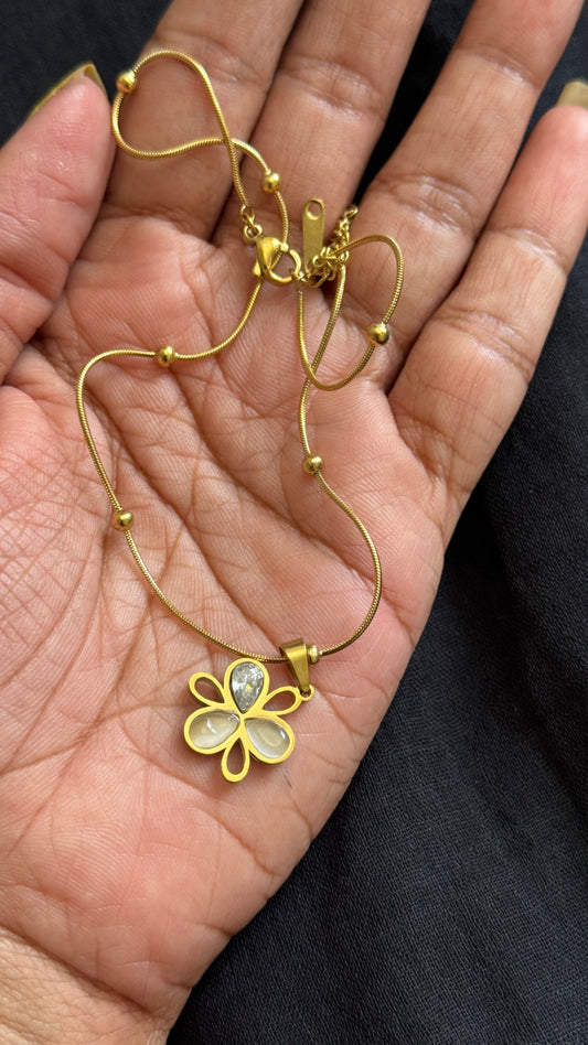 Gold plated chain, flower pendant - YCGPC256