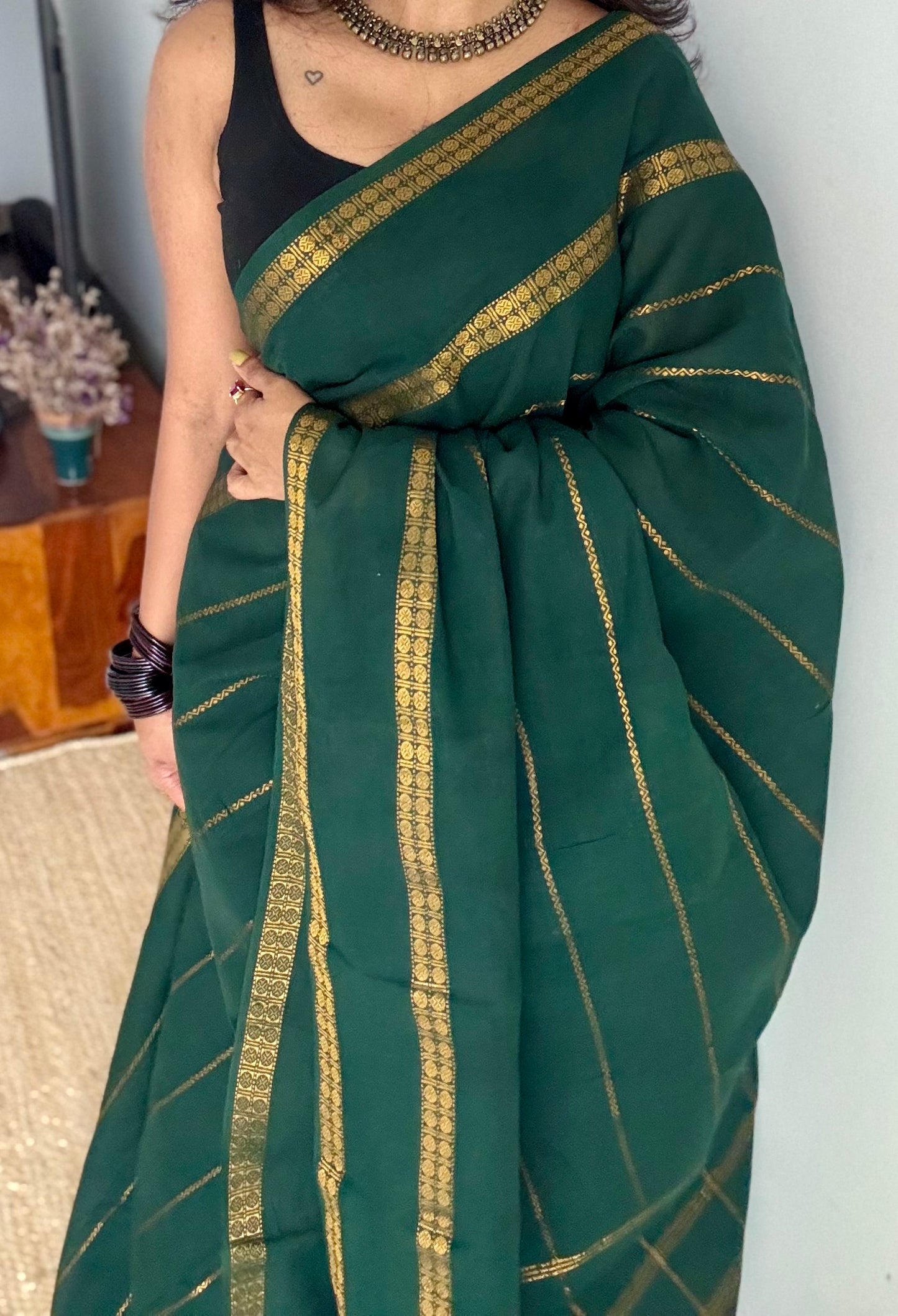 Dark green veldhaari with rettaipet border, kattuchayam dyed, madurai cotton - YCCOTNSEMS89