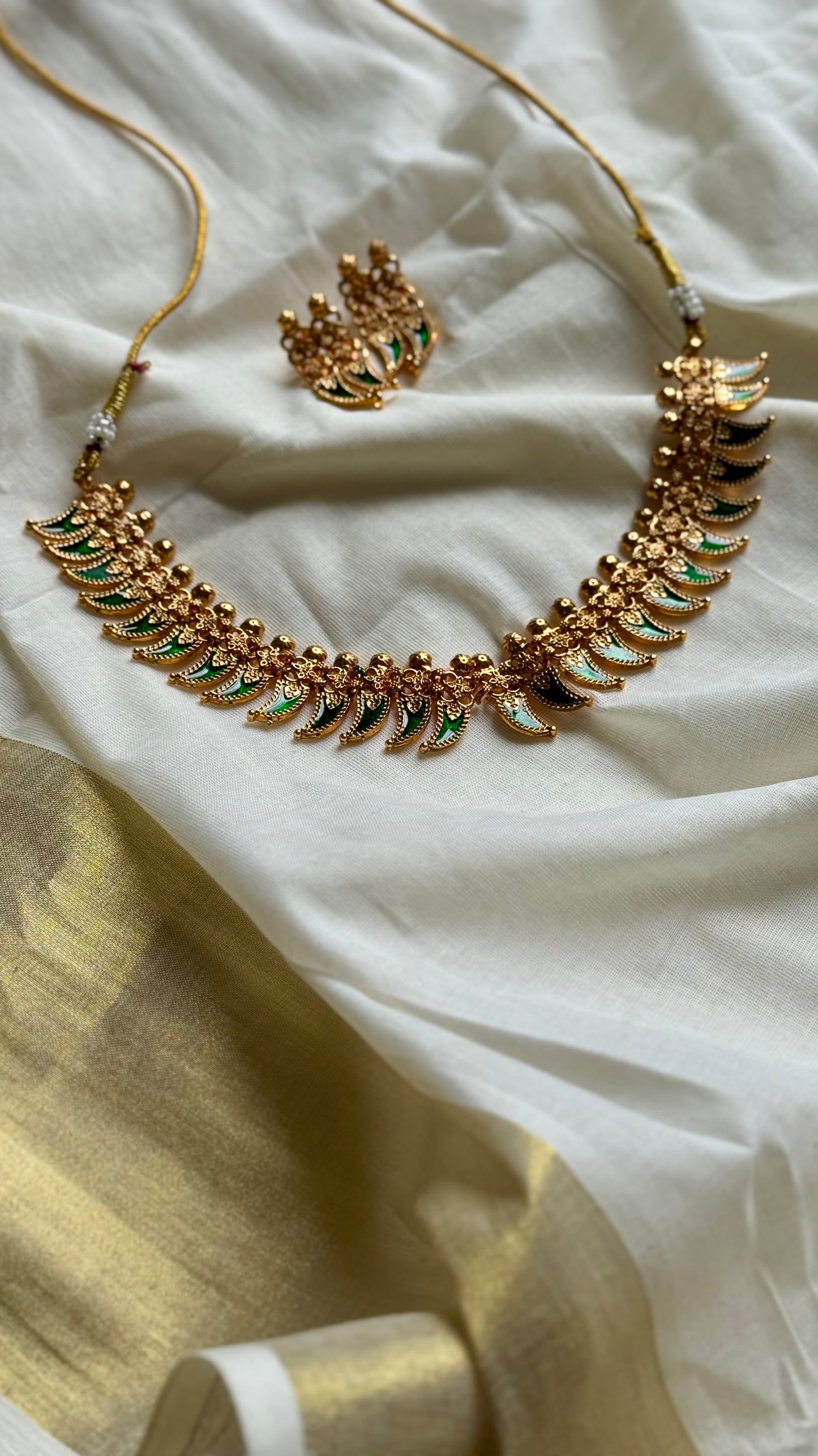 Green palakka neckpiece, with earrings - YCAGC239
