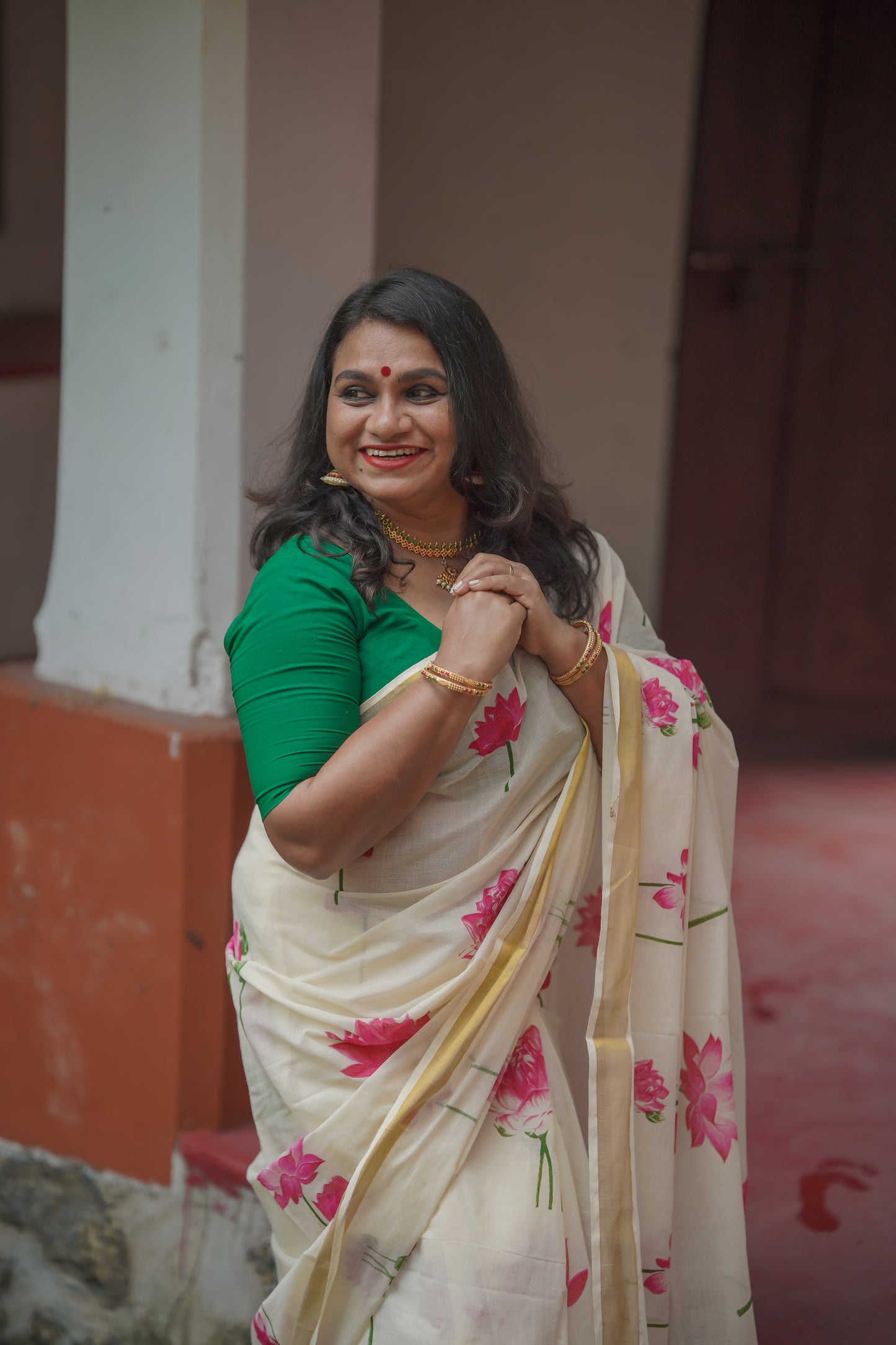 Geethi : Ivory and gold with vibrant pink lotuses, Kerala cotton - YCONKCE106