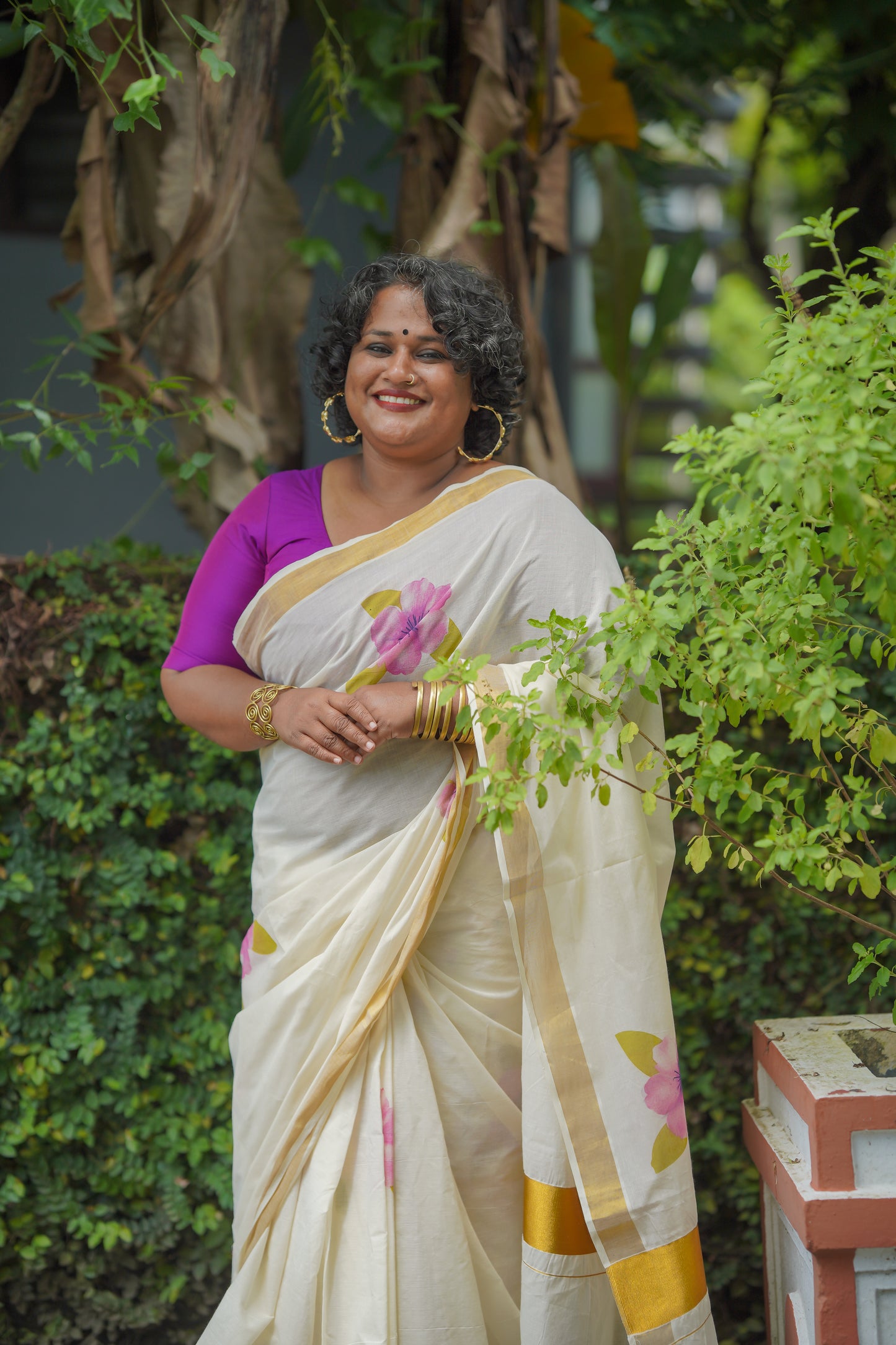 Deepa : Ivory and gold, with purple hibiscus flowers, Kerala cotton - YCONKCE131