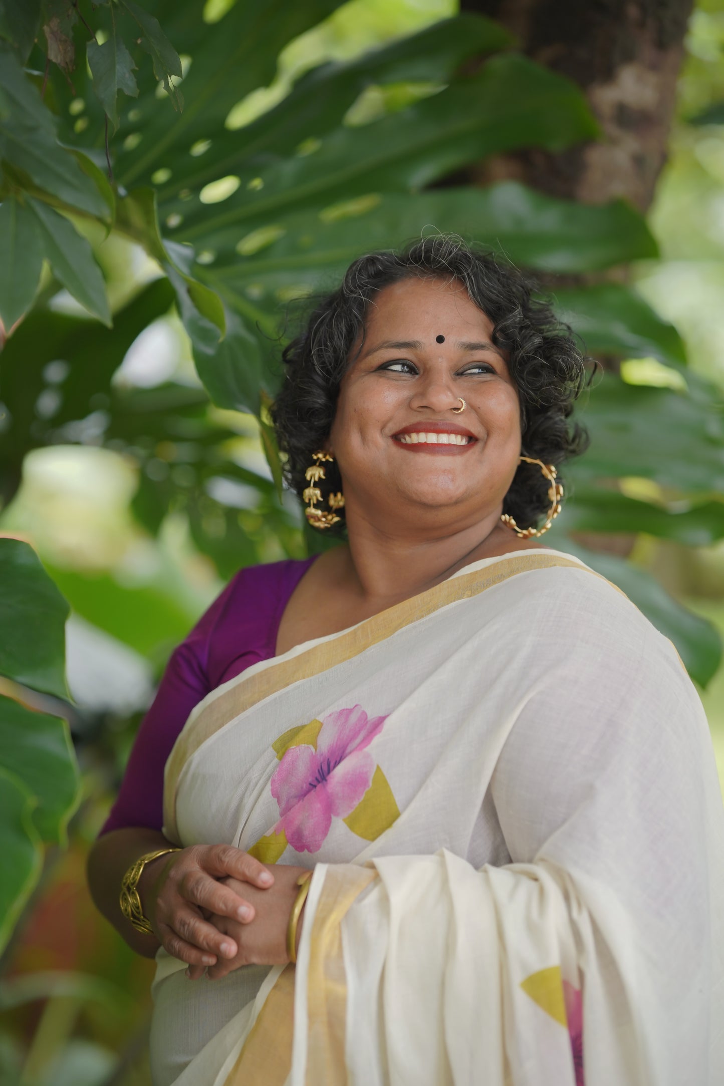 Deepa : Ivory and gold, with purple hibiscus flowers, Kerala cotton - YCONKCE131