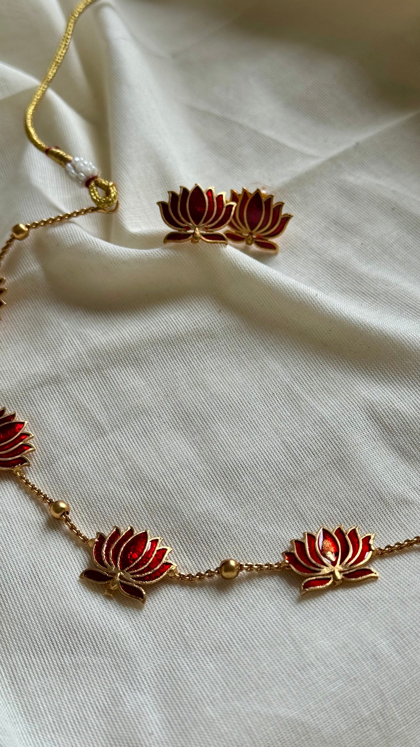 Red lotus chain with earrings - YCAGC170