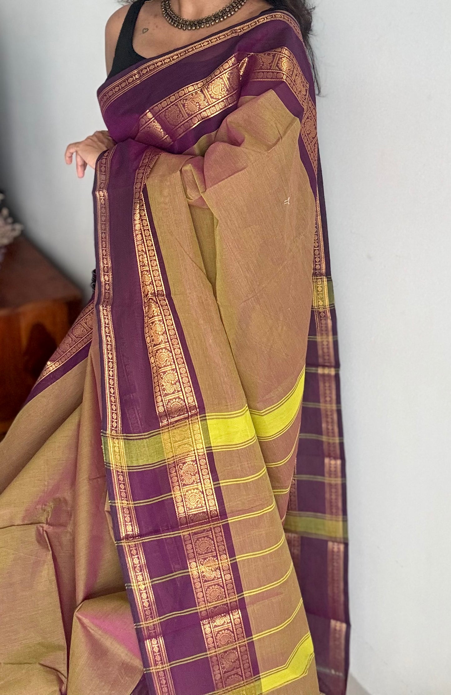 Pale taupe dual tone with dark purple contrast border, kanchi cotton - YCCOTNOCCC05