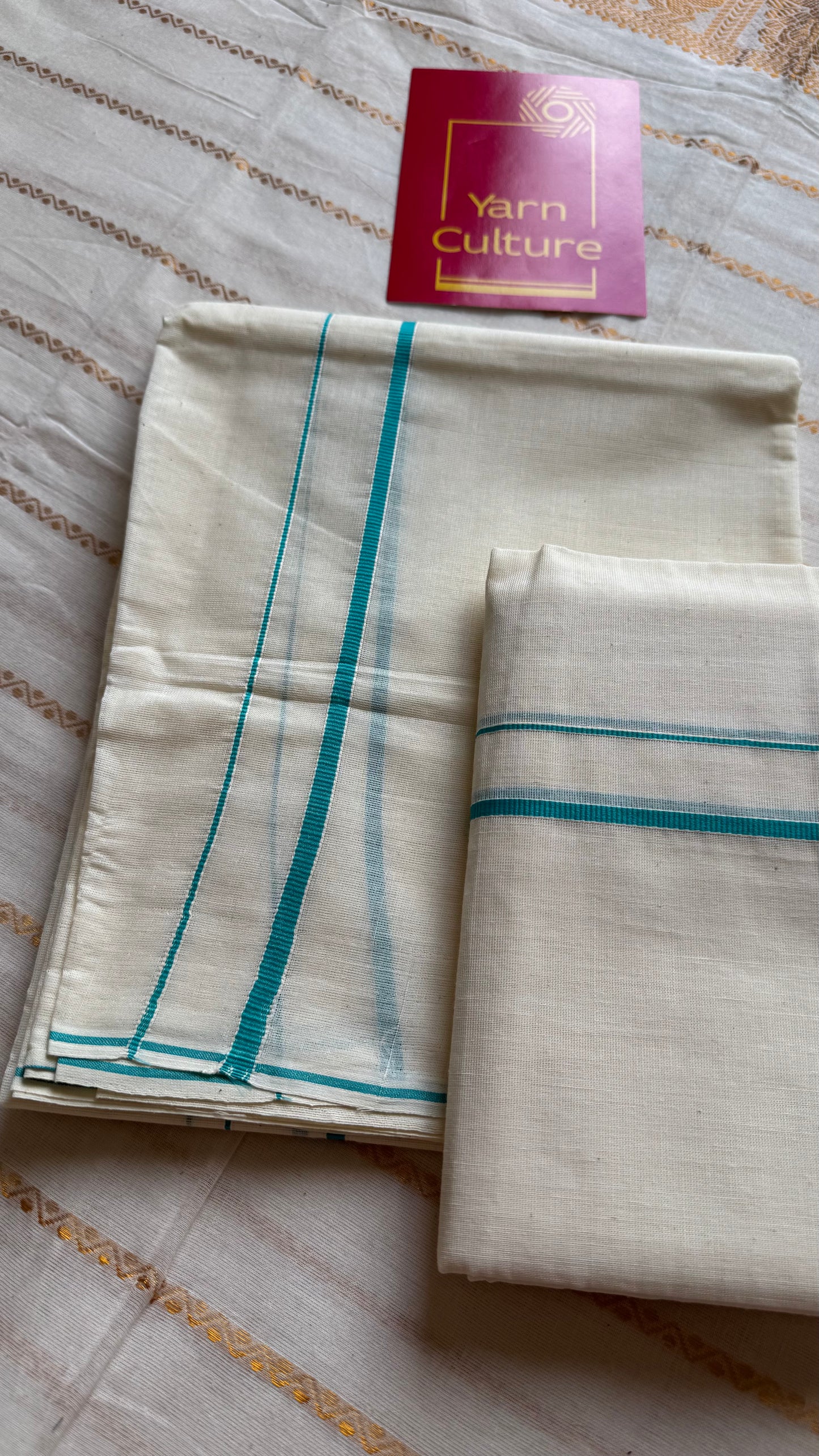 Set mund, kambikkara (thin border) with cyan blue coloured lines - YCIEON136