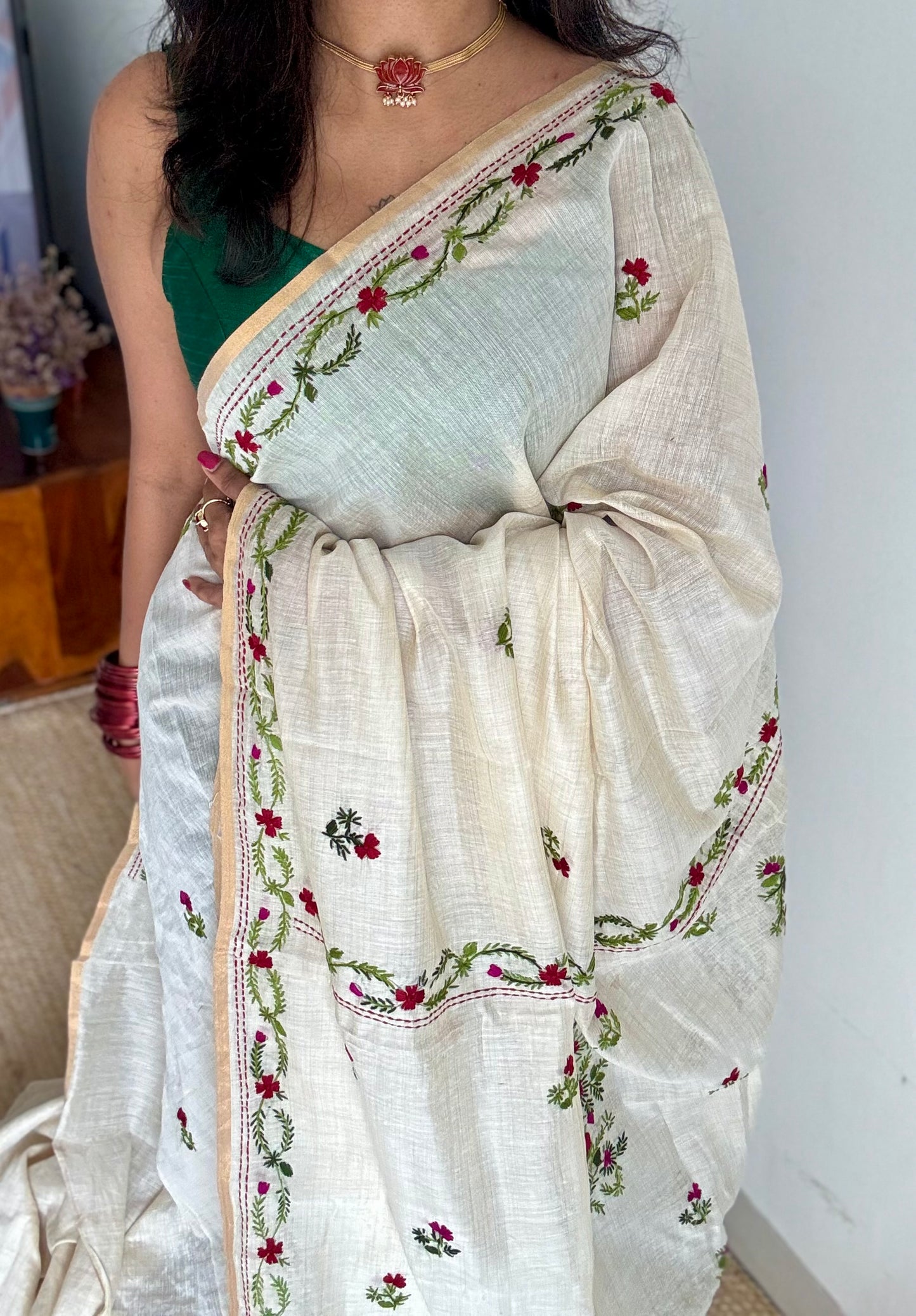 Ivory maheshwari cotton silk blend with red and magenta floral kantha threadwork - YCBLJULMK02