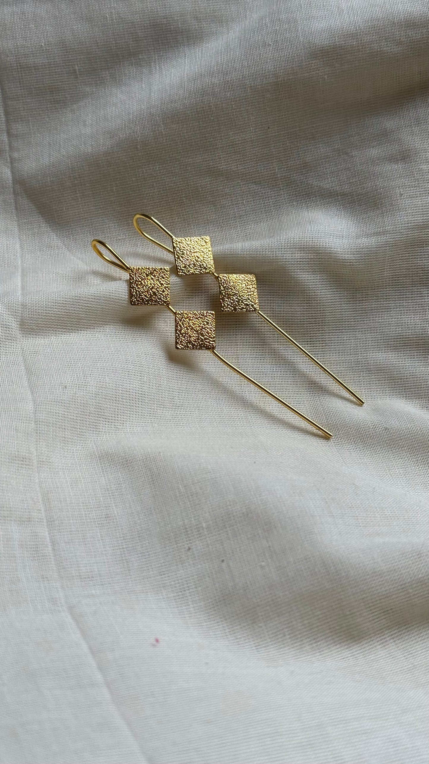 Gold plated earcuff, square - YCGPECF426