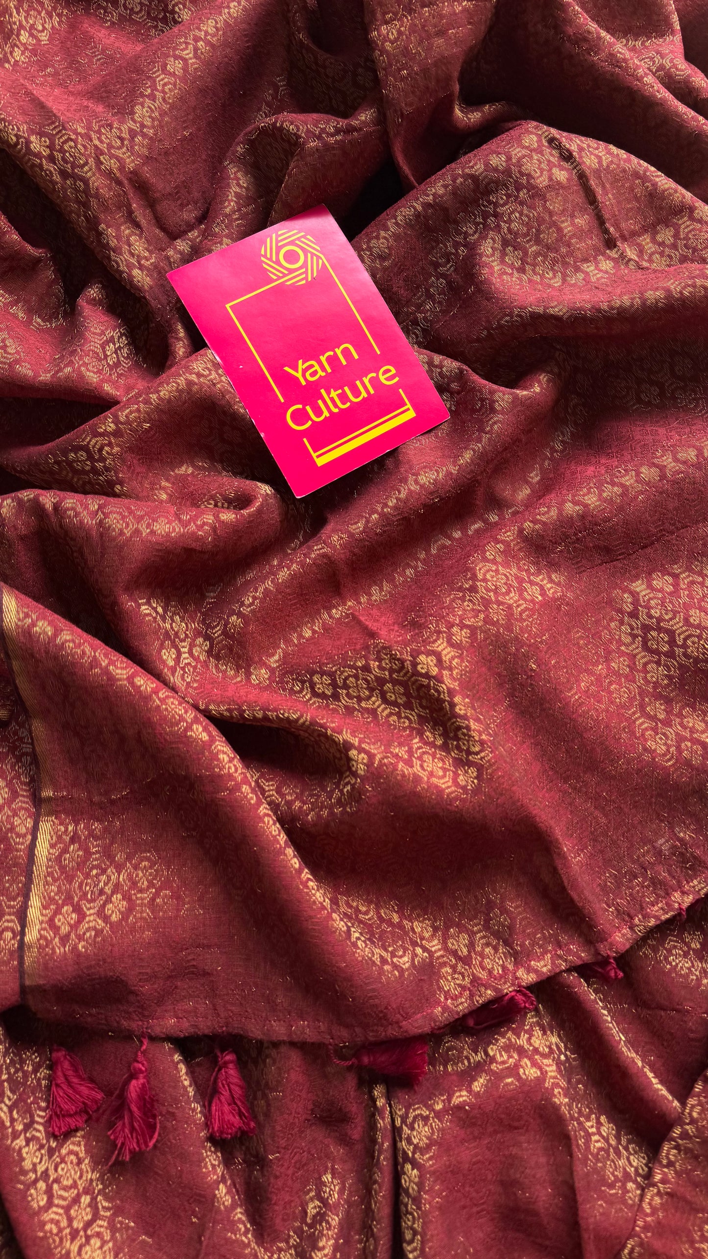 Maroon and gold brocade pattern in mul - YCBCFEJUBM07