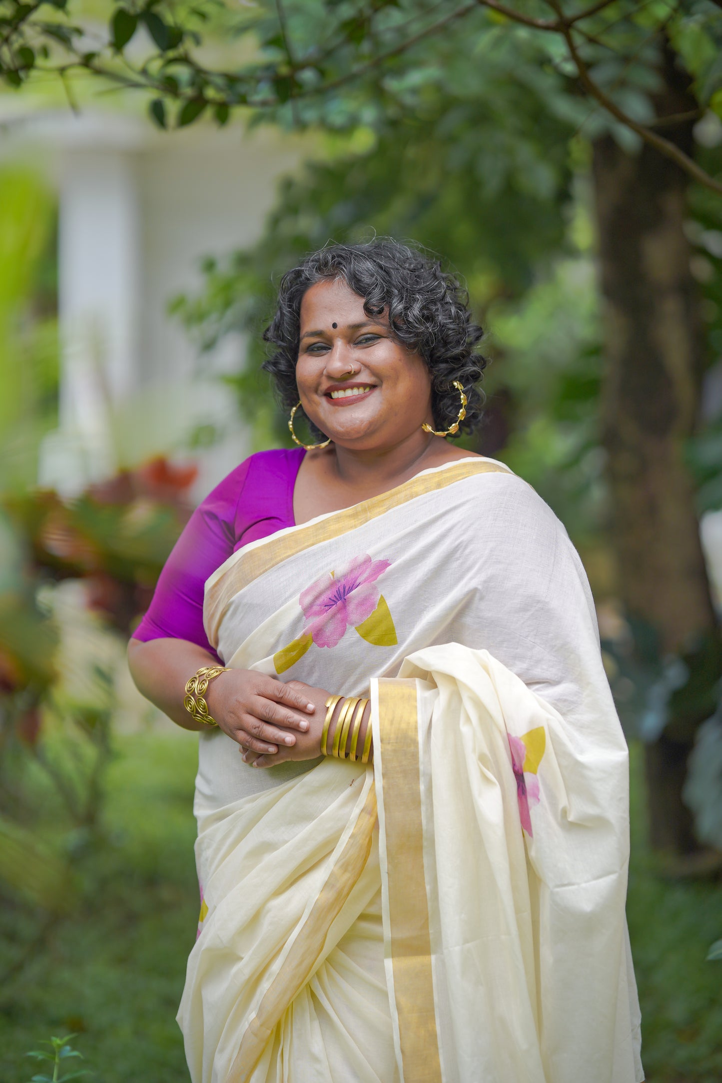 Deepa : Ivory and gold, with purple hibiscus flowers, Kerala cotton - YCONKCE131