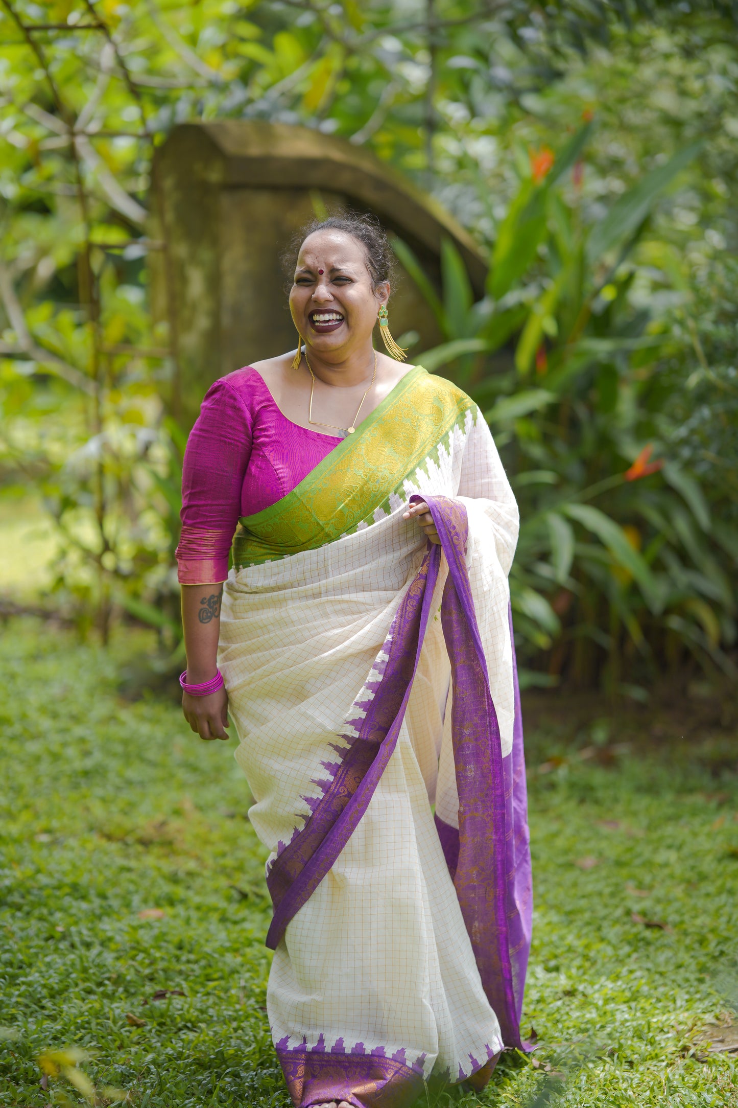 Apurva : Sungudi cotton checks, ivory gold base, green and purple dual tone border, soft cotton - YCONCOTN205