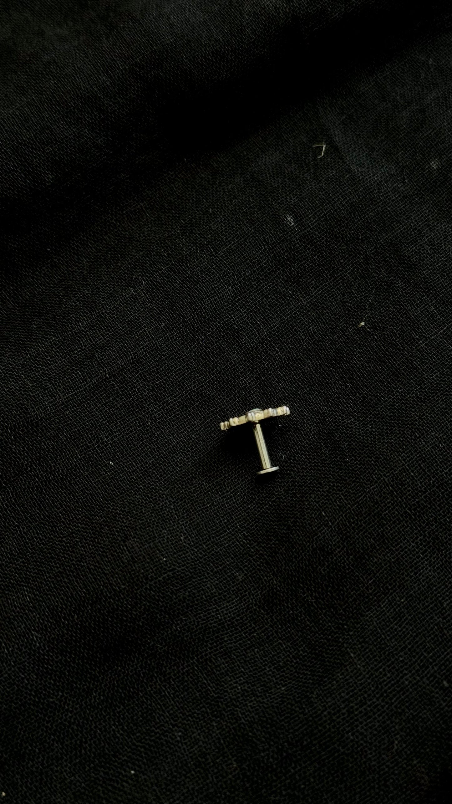 Floral nose pin - turquoise stone in pure silver - YCNPP01
